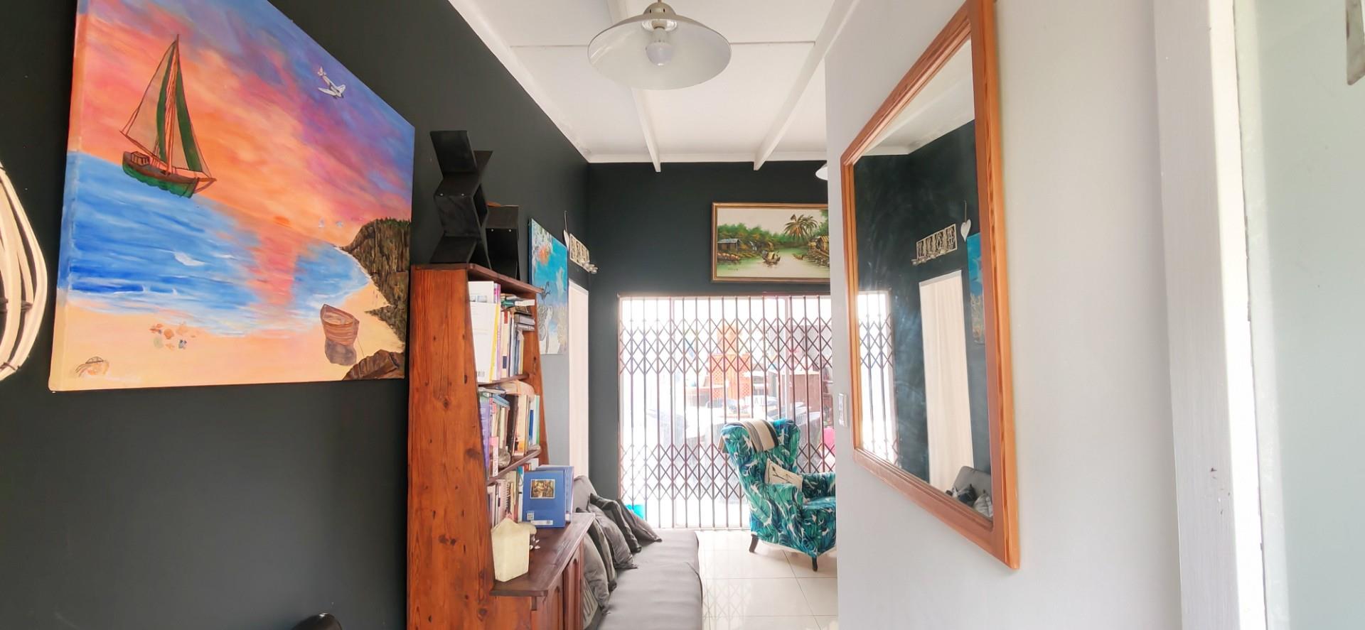 3 bedroom House with 3 bedroom flat For Sale in Uvongo, Margate, KwaZulu Natal