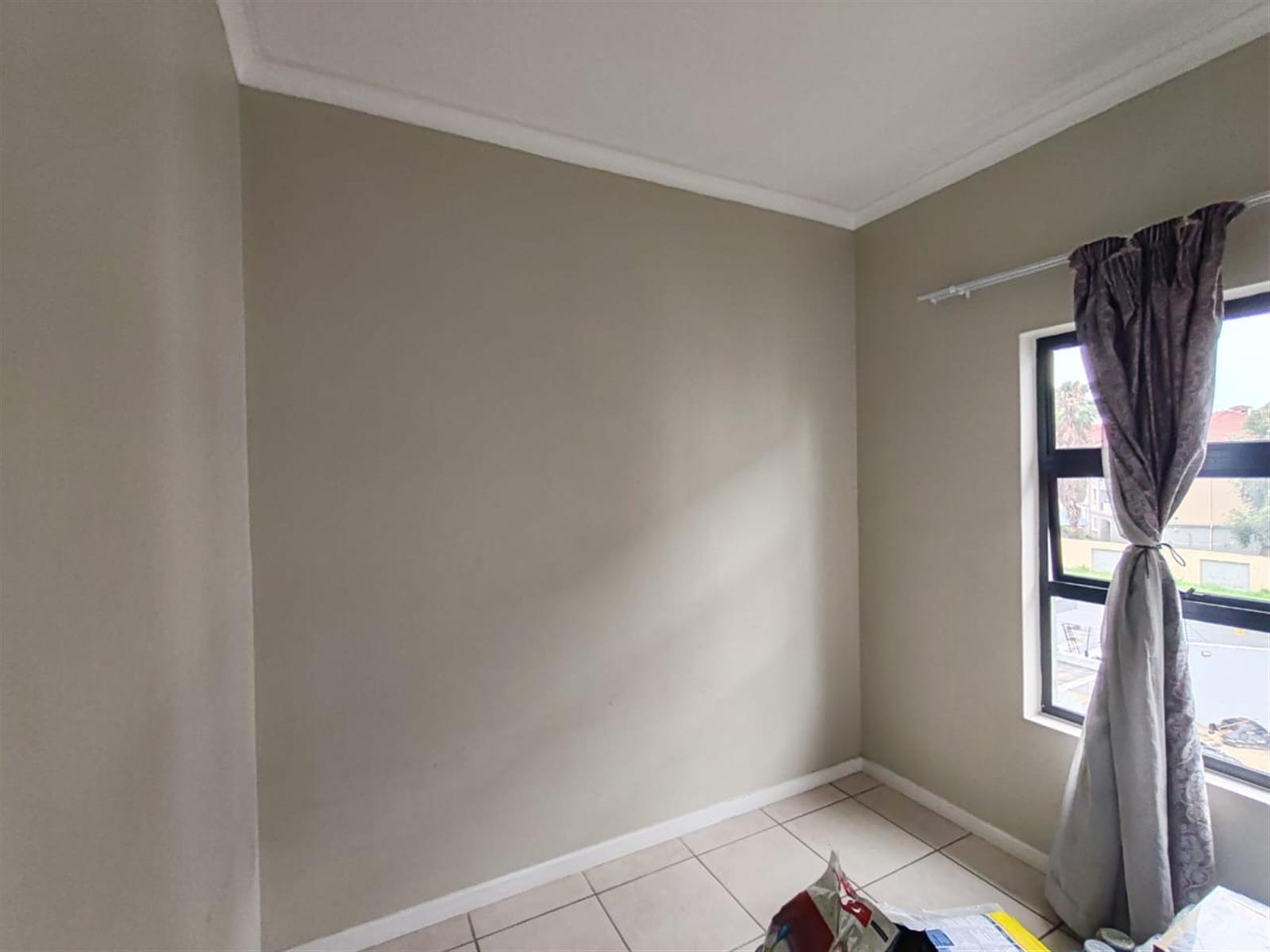 Attention Investors , First-Time Buyers - Prime 2 Bedroom Apartment in Grand Central, Midrand