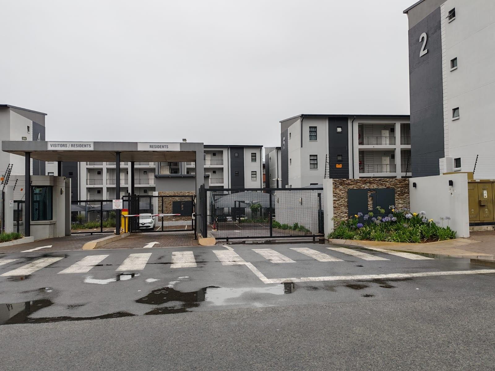 Attention Investors , First-Time Buyers - Prime 2 Bedroom Apartment in Grand Central, Midrand