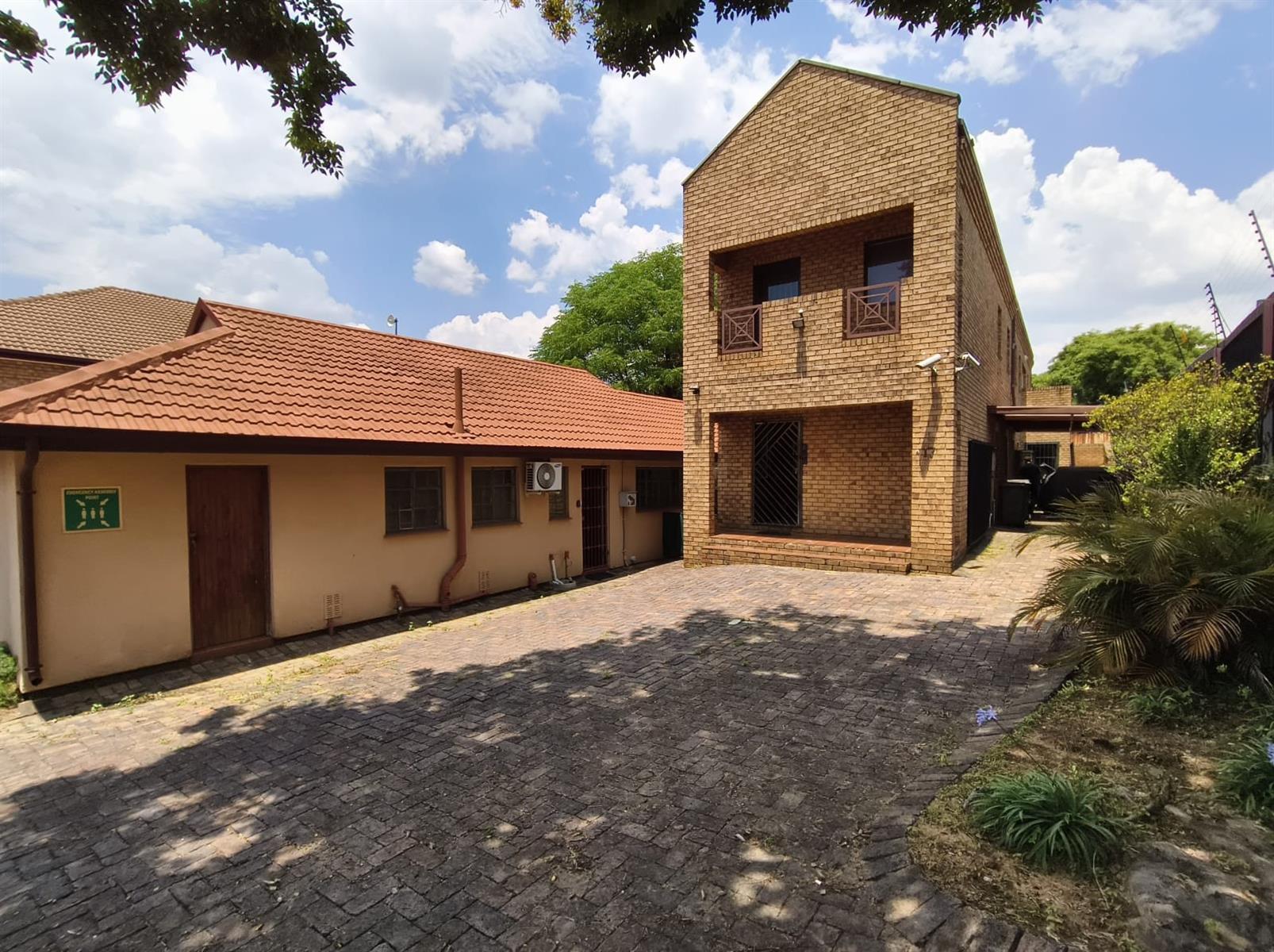 Versatile Office Space For Sale in Access Controlled Bond Street Business Park, Randburg