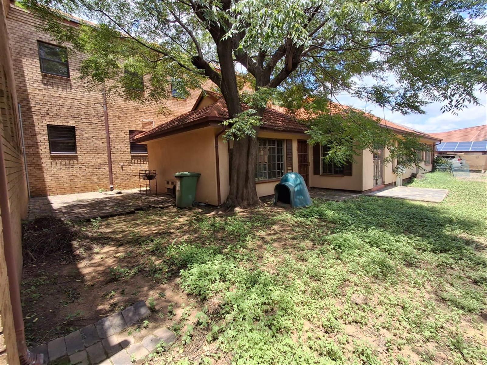 Versatile Office Space For Sale in Access Controlled Bond Street Business Park, Randburg