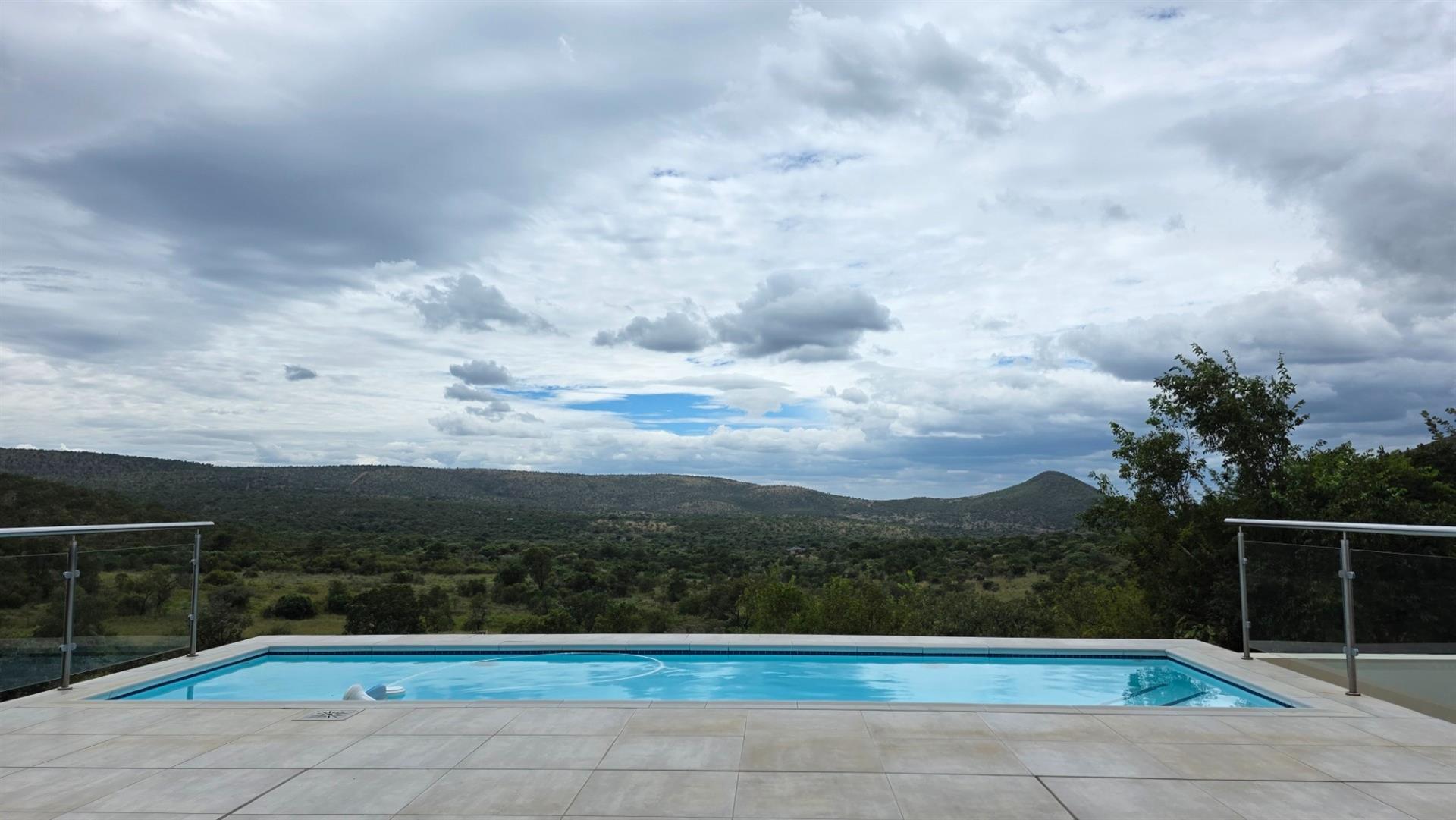 Zwartkloof - Luxurious three bedroom home with spectacular views