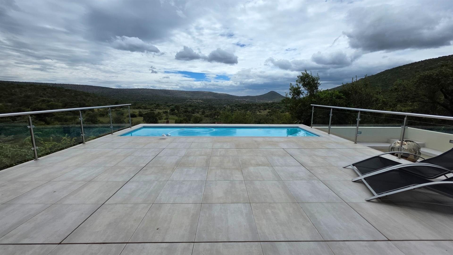 Zwartkloof - Luxurious three bedroom home with spectacular views
