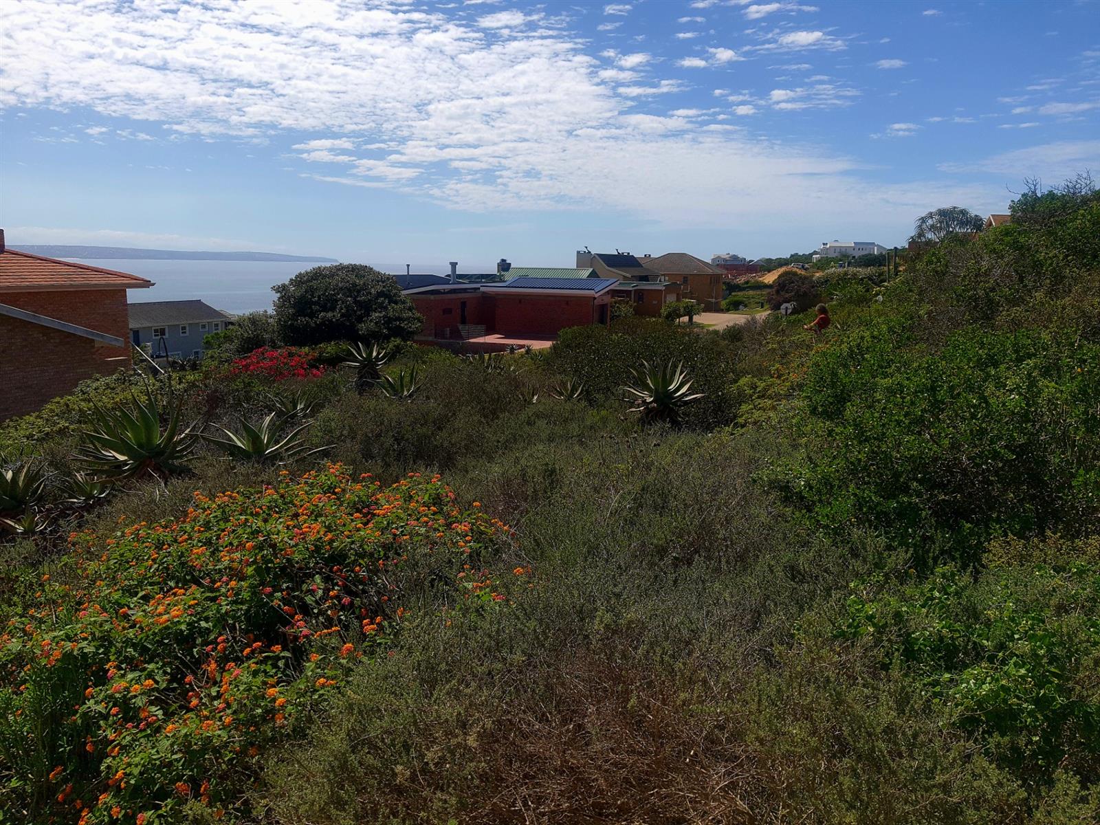 Spacious Coastal Stand with Sea Views and Dual-Living Potential