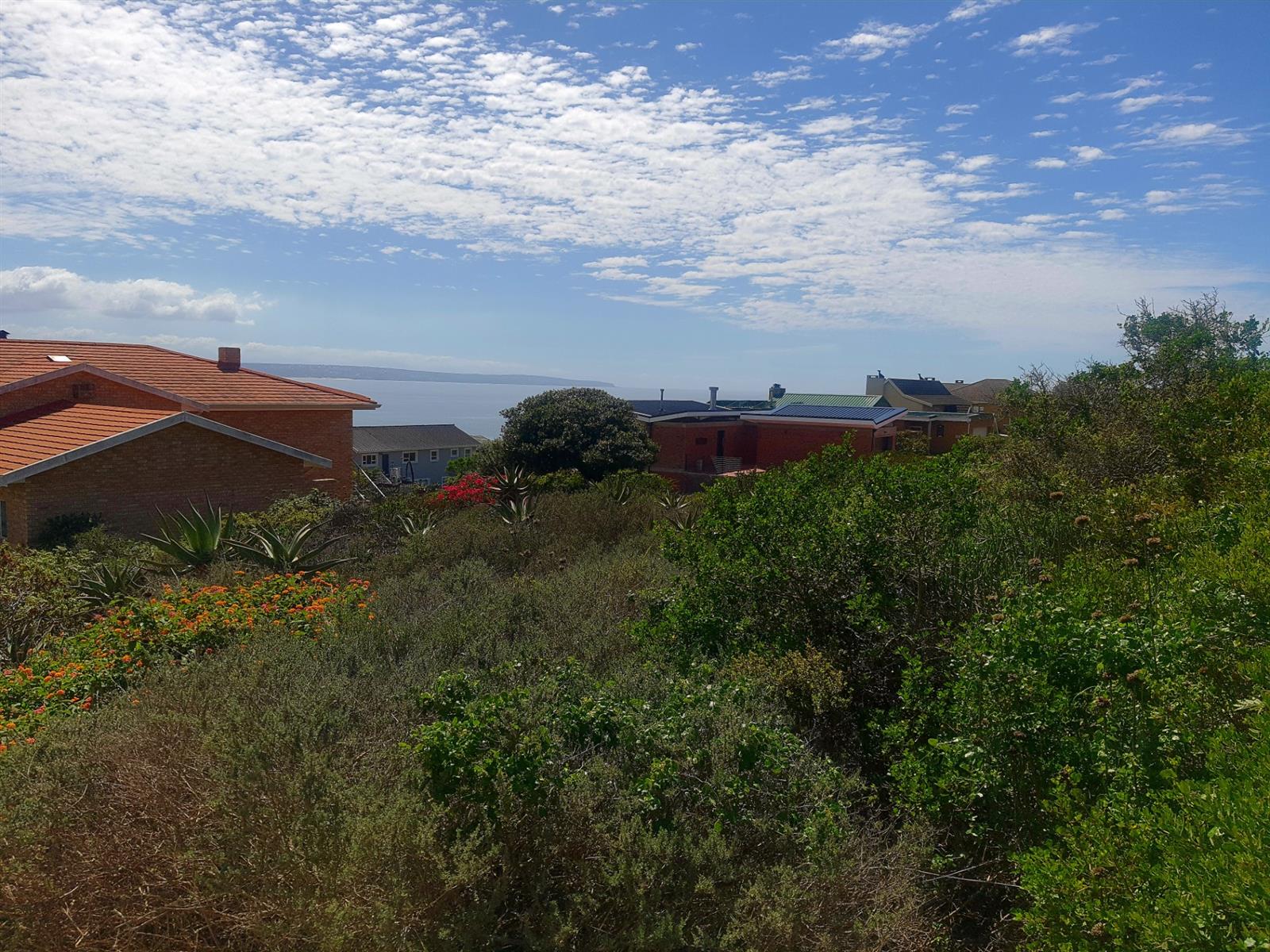 Spacious Coastal Stand with Sea Views and Dual-Living Potential