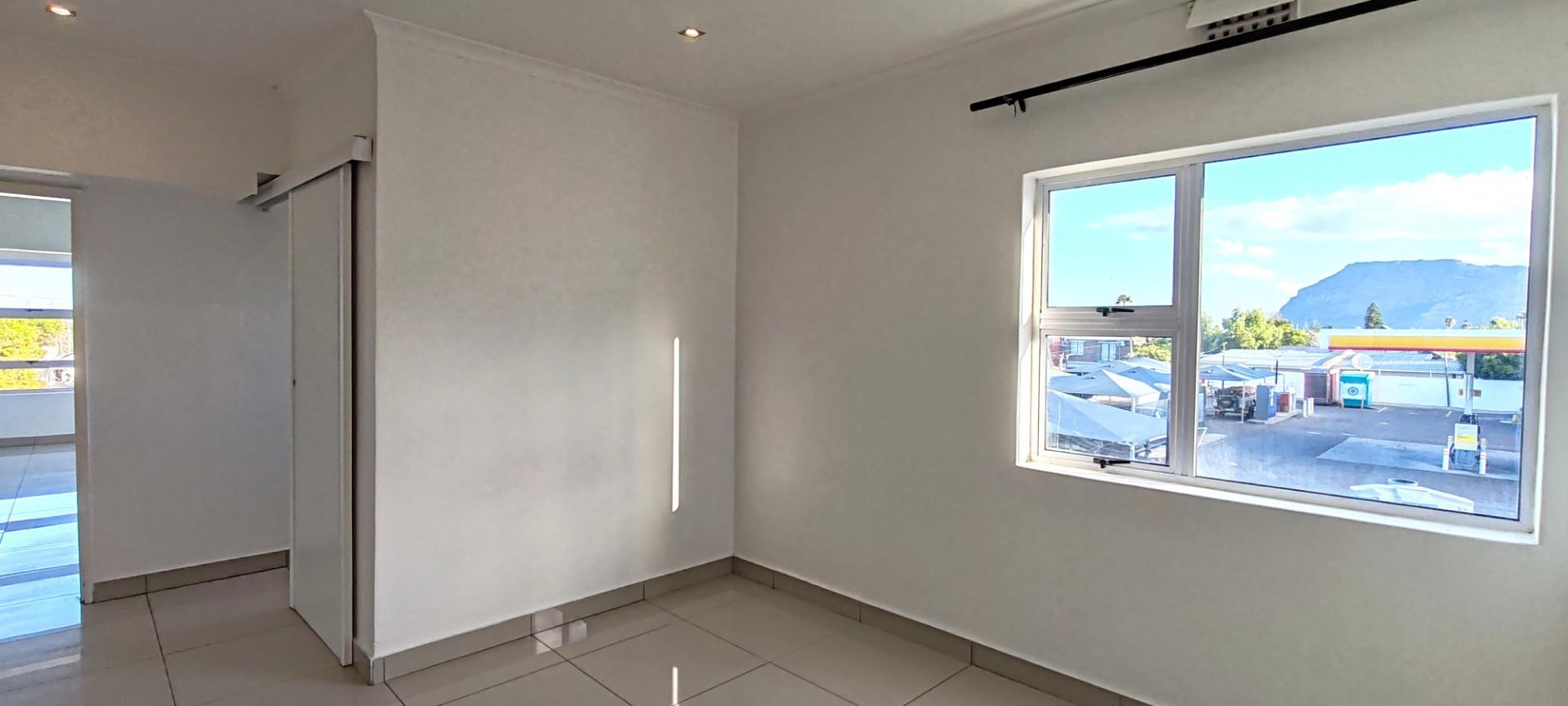 Spectacular First Floor 1-Bedroom Apartment in Bergvliet Vistas