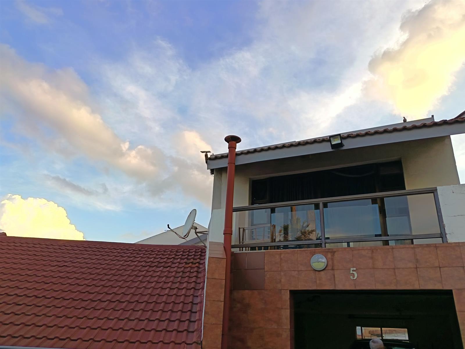 House For Sale in Thistle Grove, Kinross, Secunda