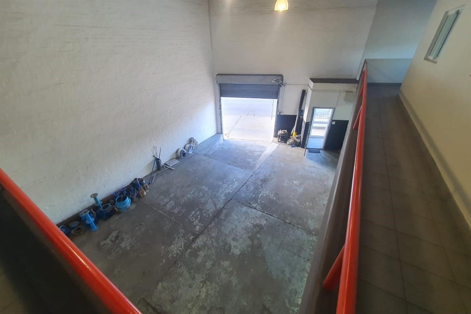 Warehouse for sale in Sidwell, Port Elizabeth, 31 Wright Street, Sidwell, Port Elizabeth, Eastern Cape, 300 m²
