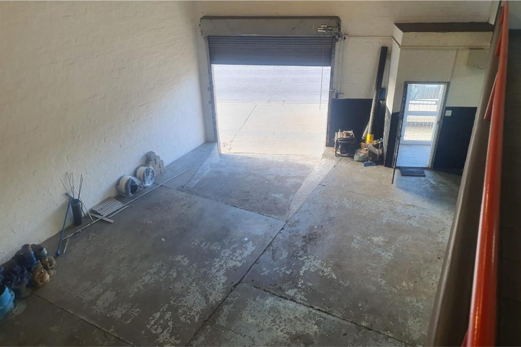 Warehouse for sale in Sidwell, Port Elizabeth, 31 Wright Street, Sidwell, Port Elizabeth, Eastern Cape, 300 m²