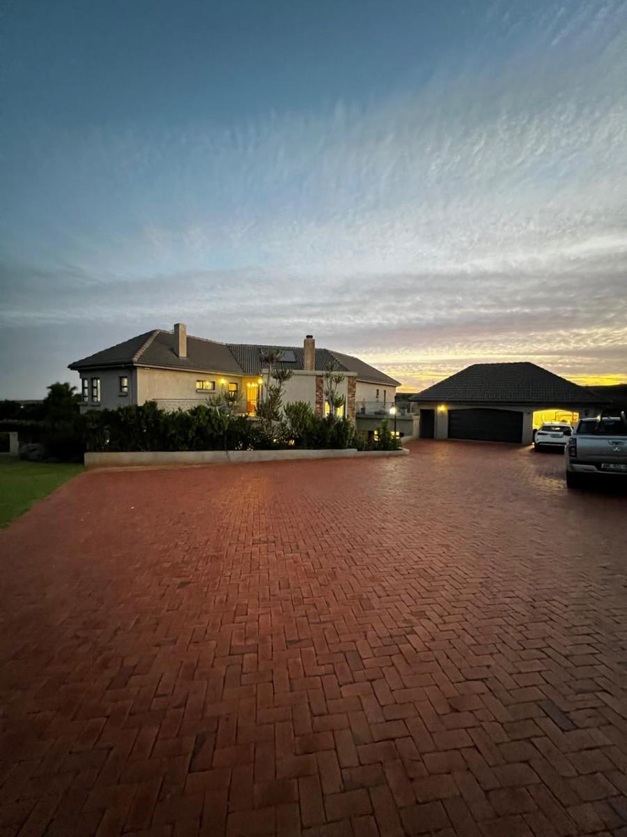 House For Sale in Kabeljauws, Jeffreys Bay