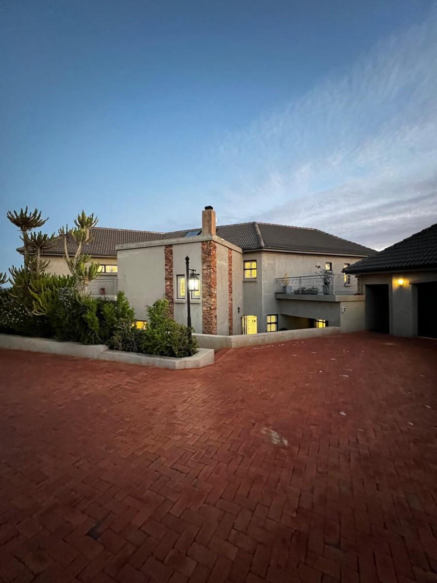 House For Sale in Kabeljauws, Jeffreys Bay