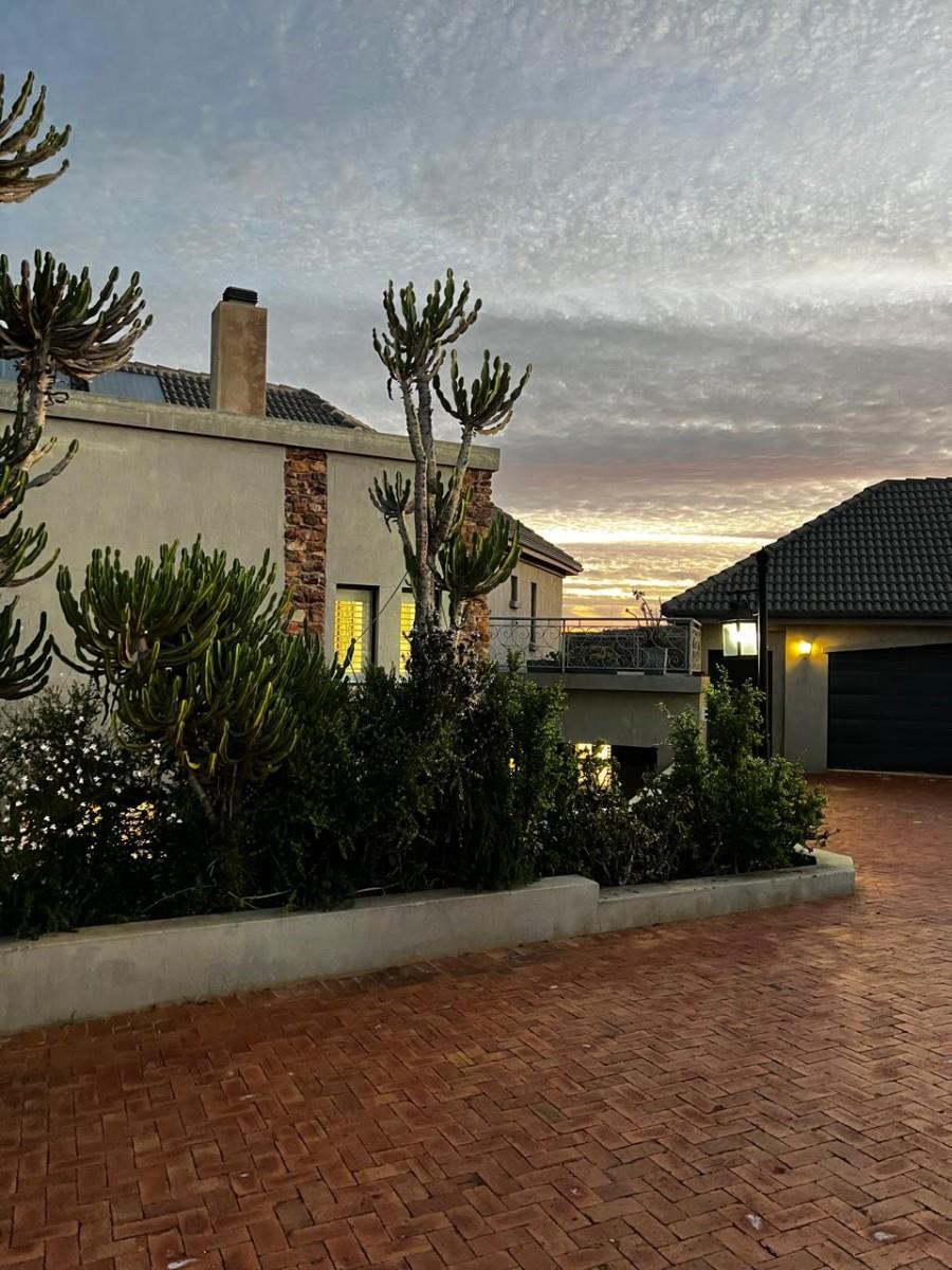 House For Sale in Kabeljauws, Jeffreys Bay