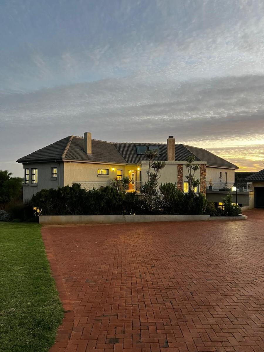 House For Sale in Kabeljauws, Jeffreys Bay