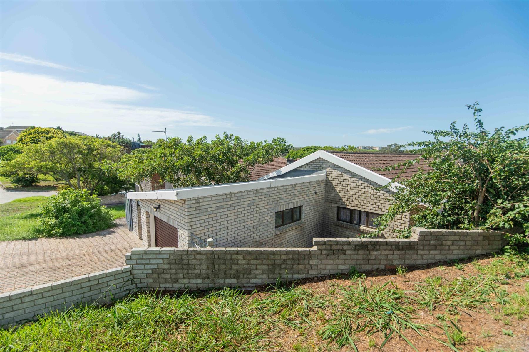 Great Starter Home or Investment - No levies  | Listed by Tanya Ruppersburg, eXp Realty