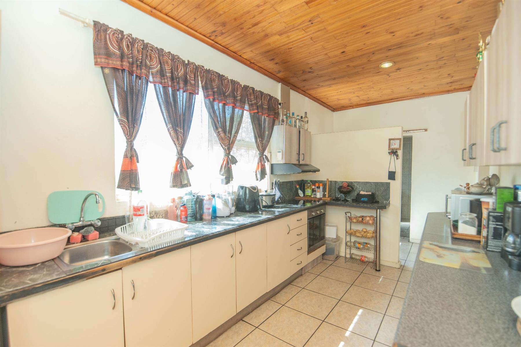 Great Starter Home or Investment - No levies  | Listed by Tanya Ruppersburg, eXp Realty