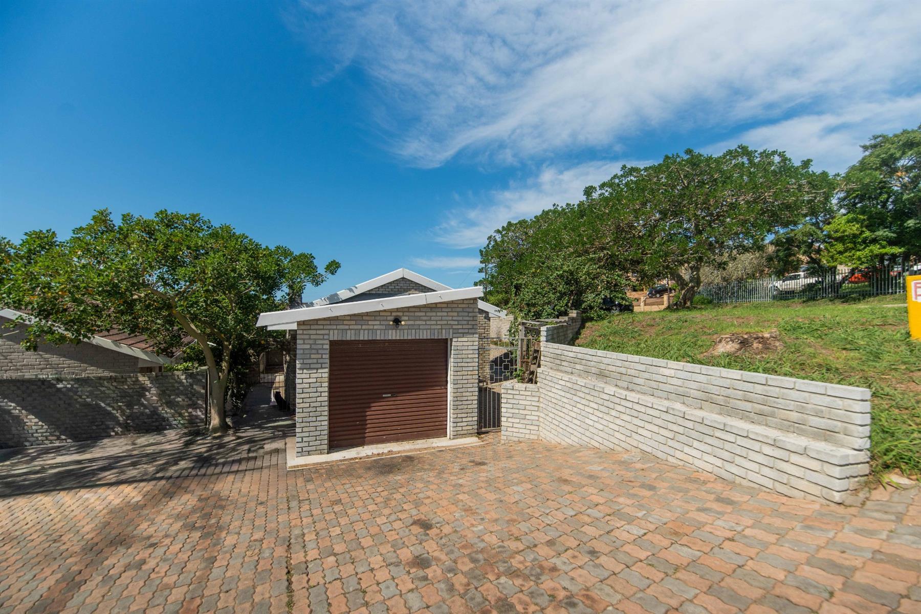 Great Starter Home or Investment - No levies  | Listed by Tanya Ruppersburg, eXp Realty