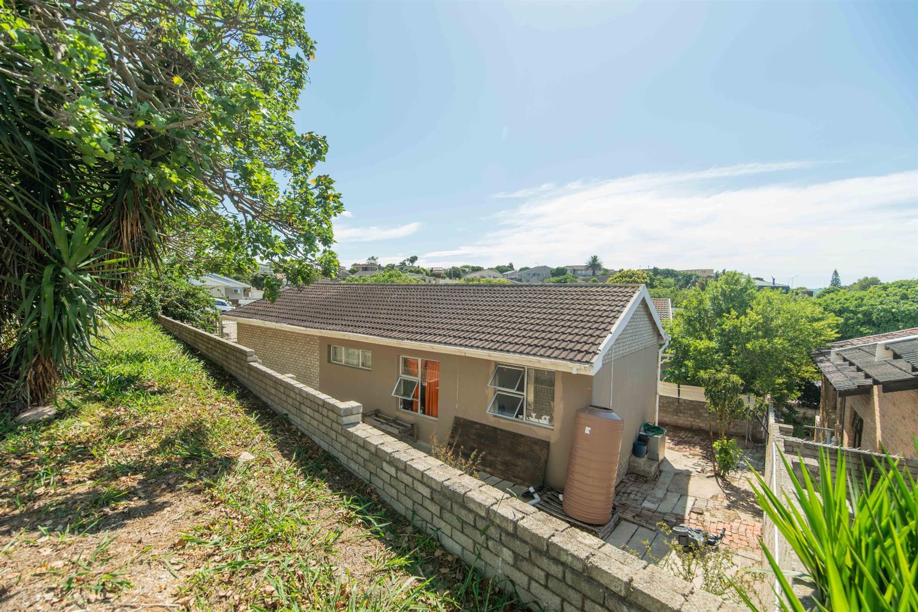 Great Starter Home or Investment - No levies  | Listed by Tanya Ruppersburg, eXp Realty