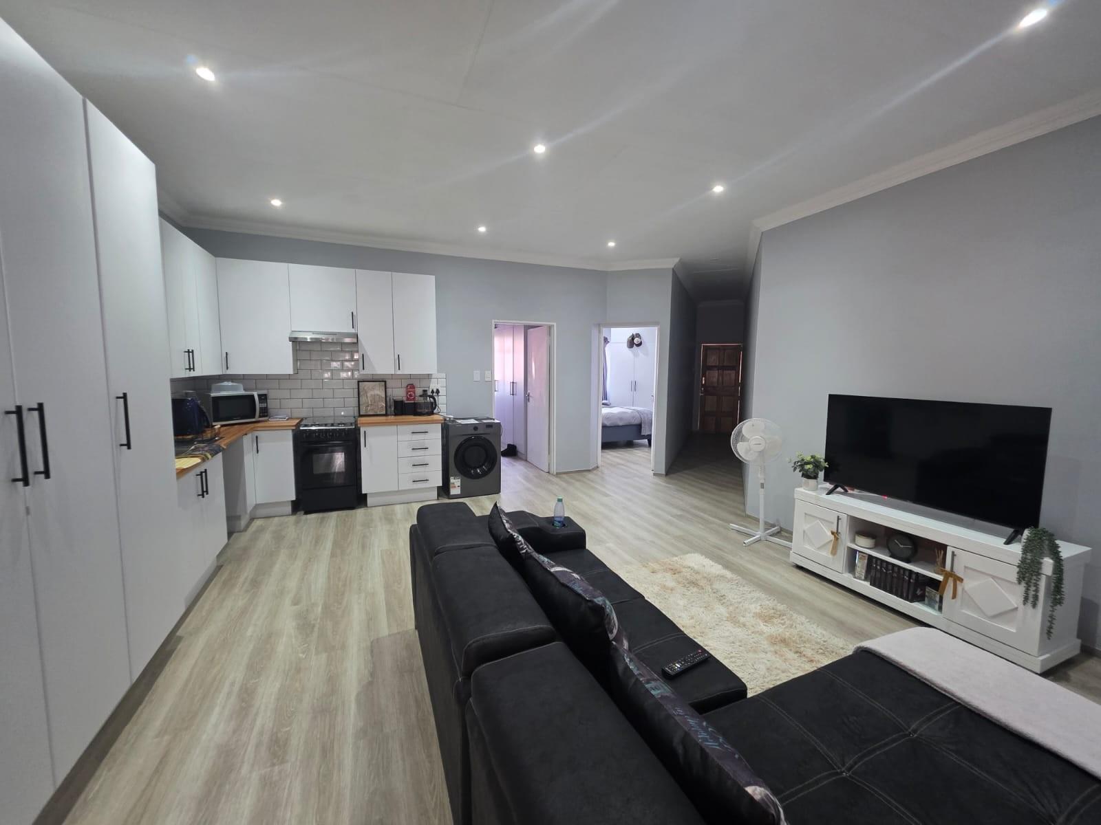 Modern 2-Bedroom Flat for Sale - Selection Park, Springs