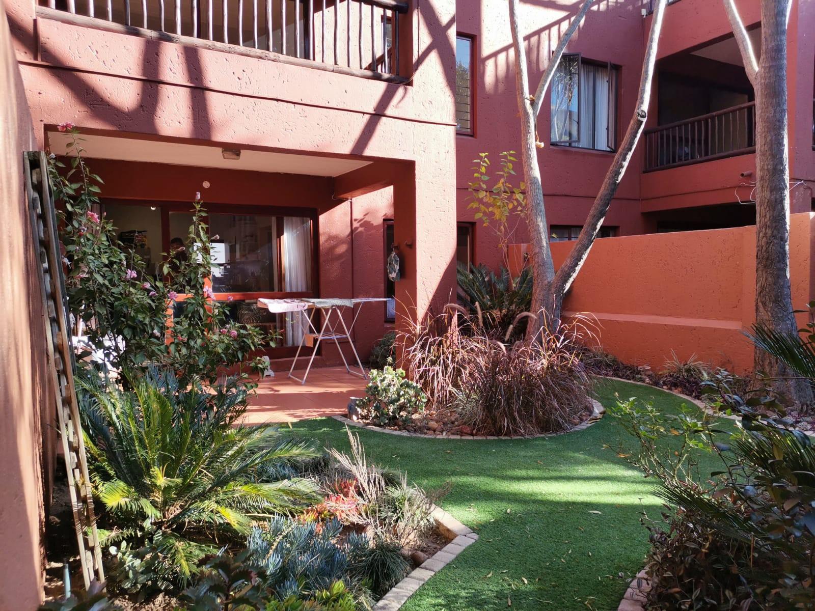 Groundfloor apartment for sale in Sunninghill,