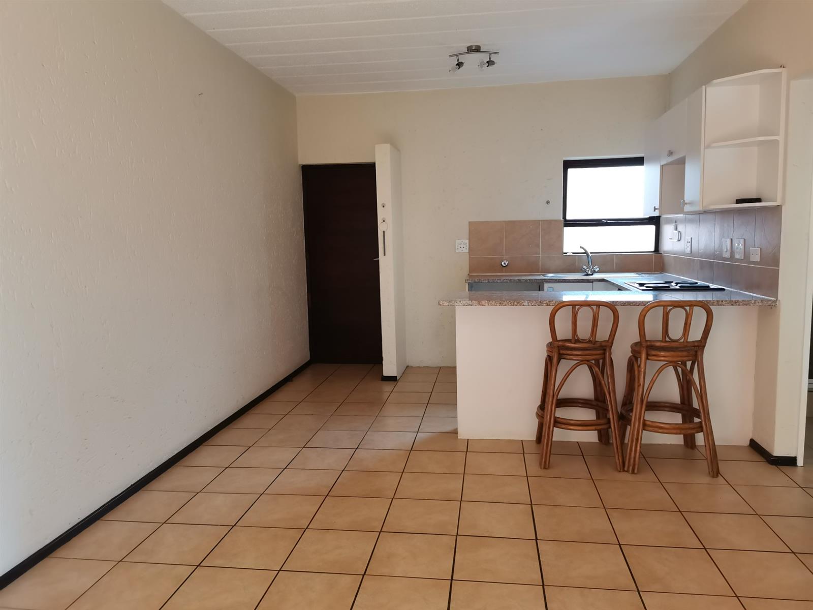 Groundfloor apartment for sale in Sunninghill,