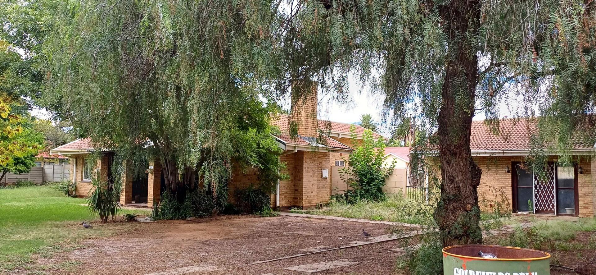 Privately positioned House and Flatlet