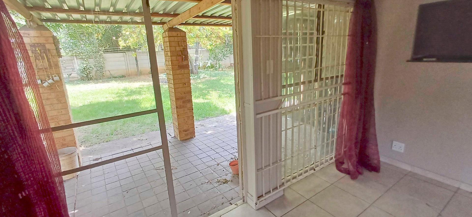 Privately positioned House and Flatlet