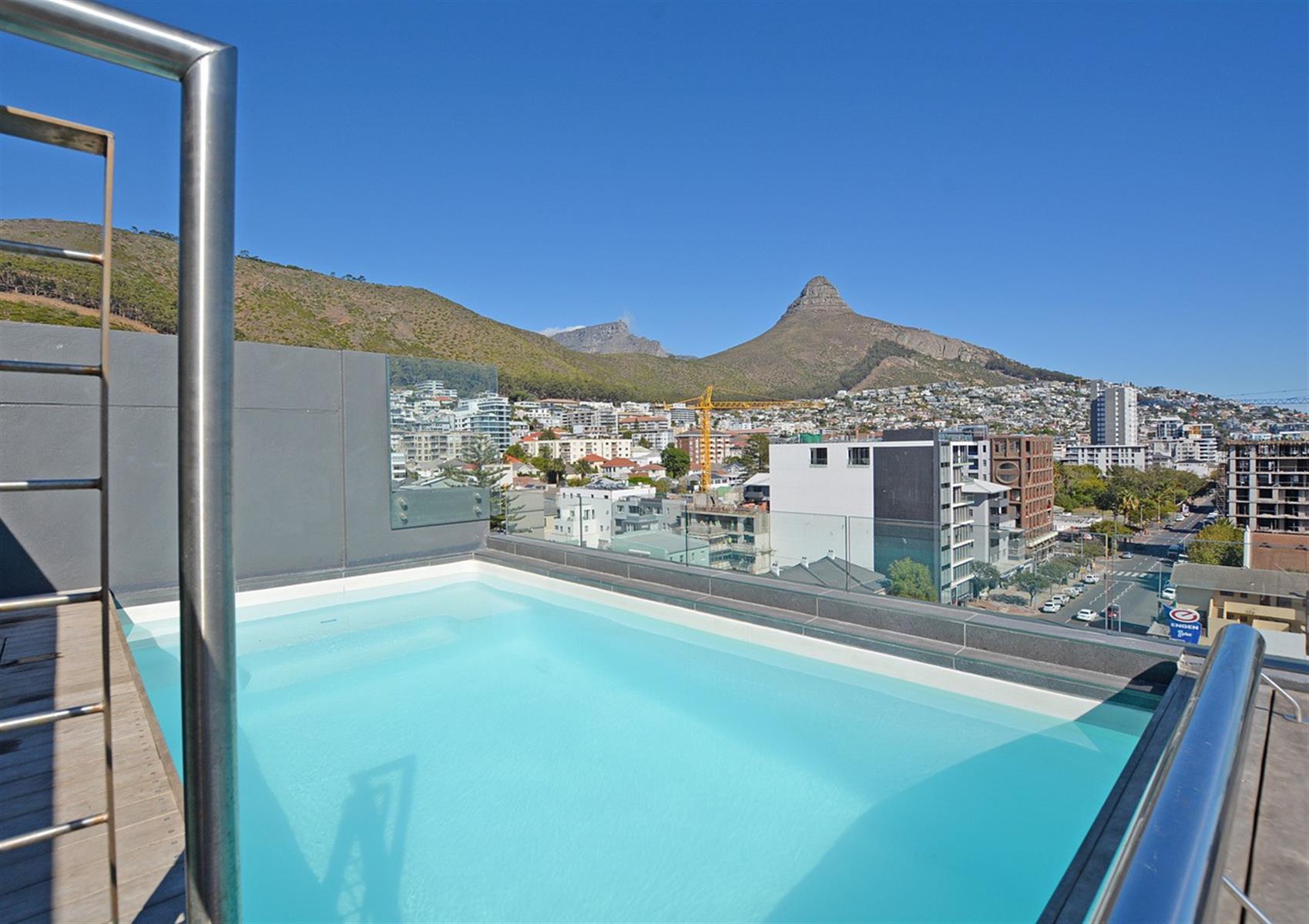 Airbnb Luxury / Sea Point / Studio Apartment