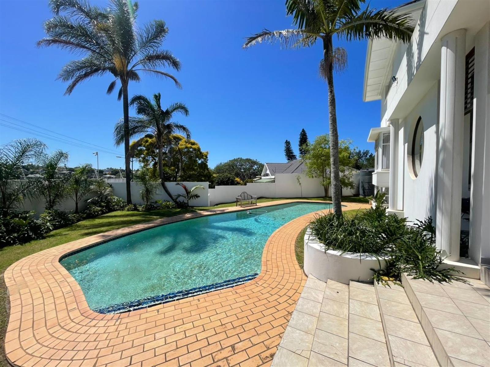 Upmarket Home with Separate Luxury Guest House in Selborne