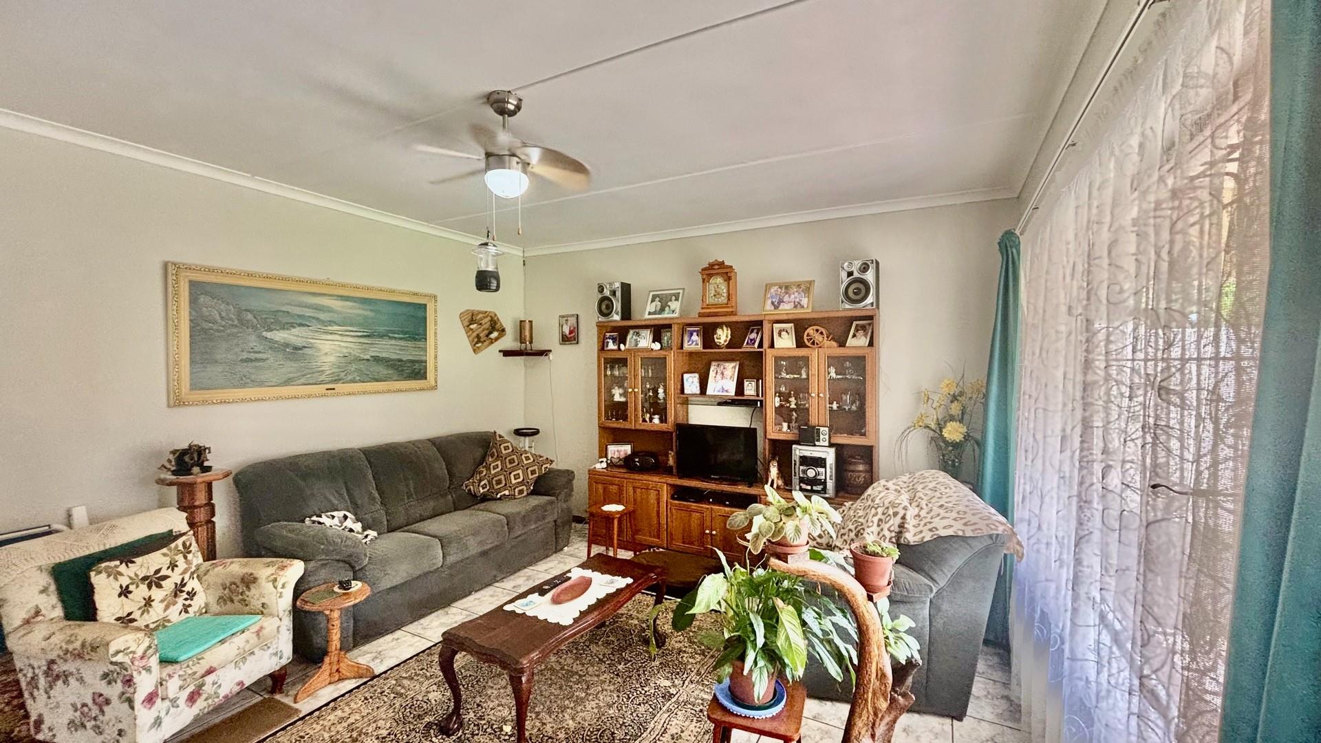 Townhouse For Sale in Margate, KwaZulu Natal