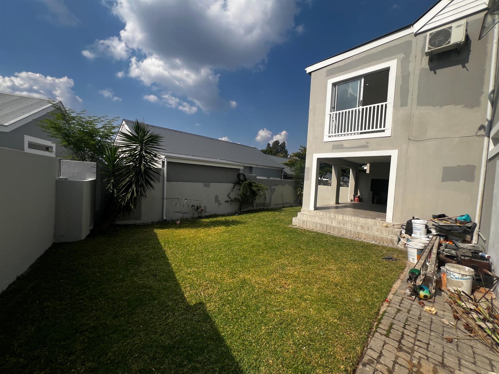 Leisure Bay 3-Bedroom Gem that is Elegant Living and Perfect Location