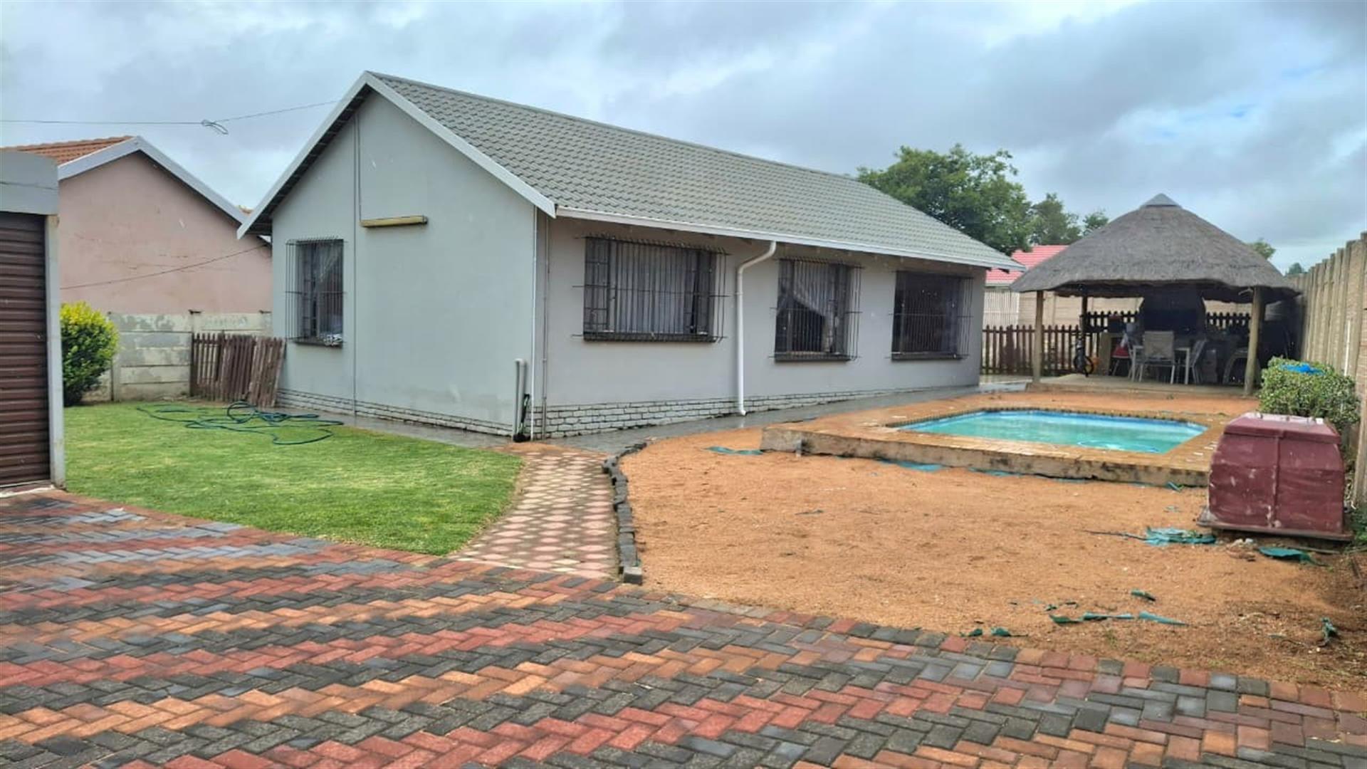 Spacious 3 Bedroom Corner Stand Home in Elandspark