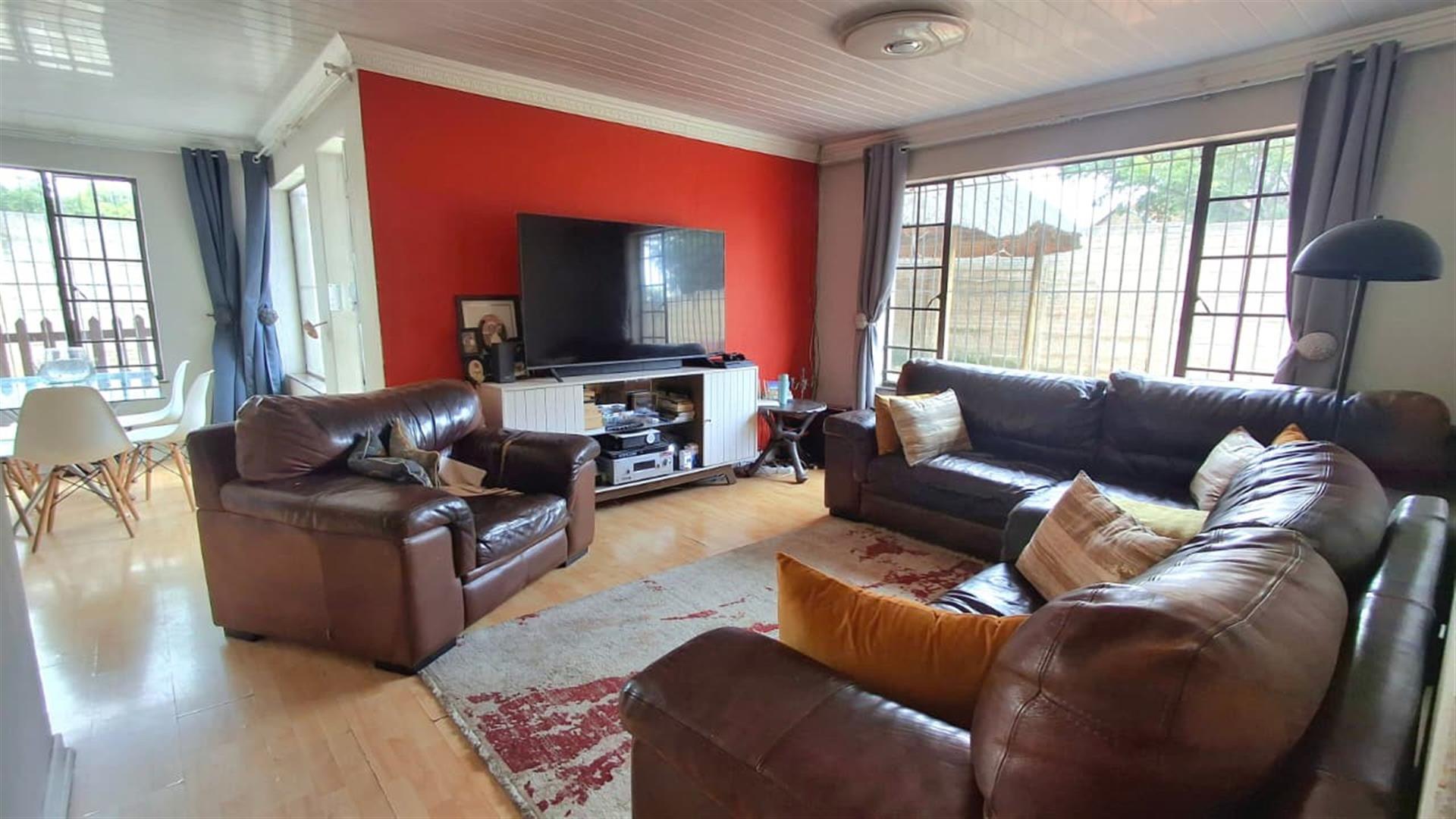 Spacious 3 Bedroom Corner Stand Home in Elandspark