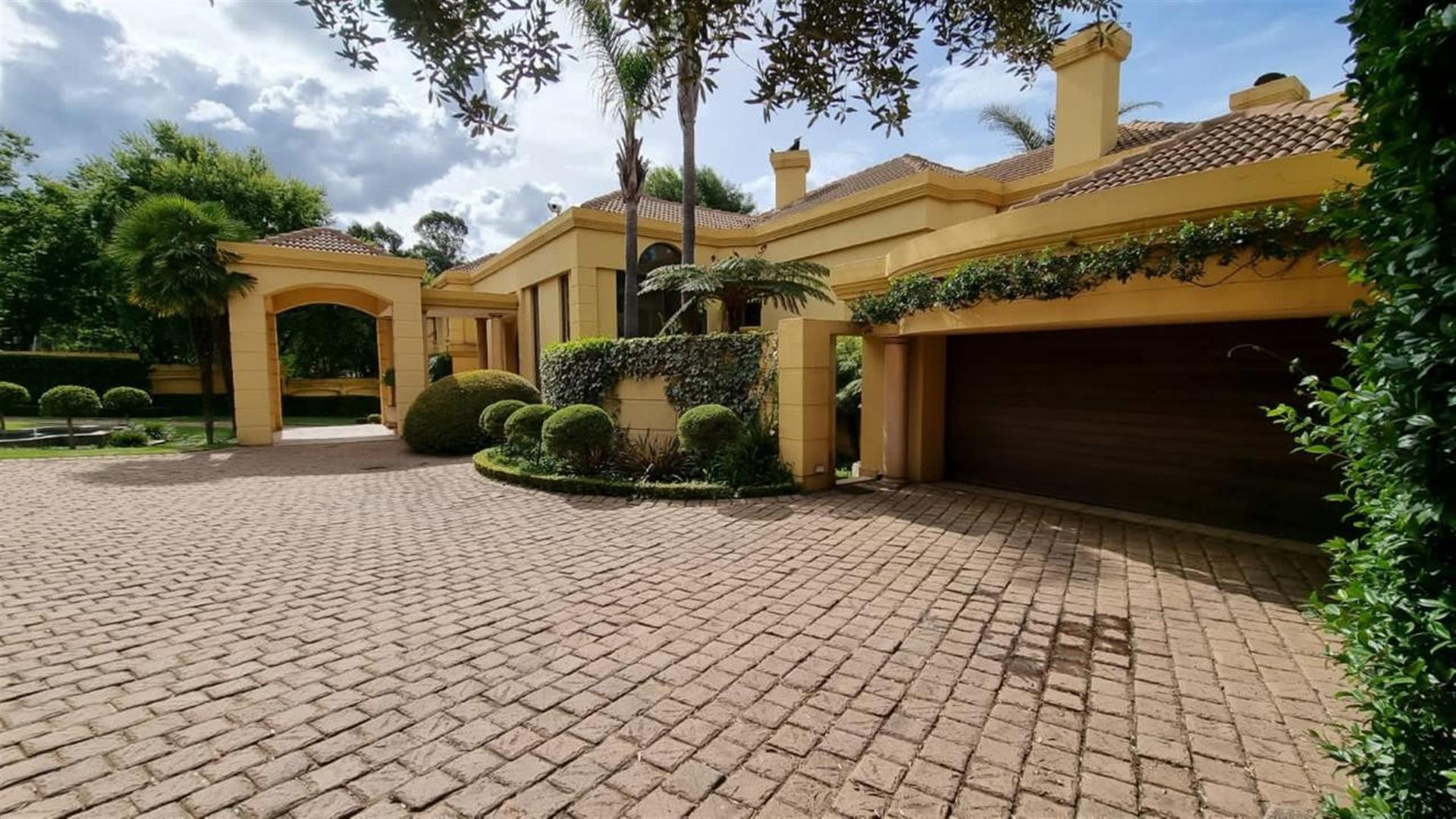Luxury Golf Course Mansion Designed by Renowned Architect