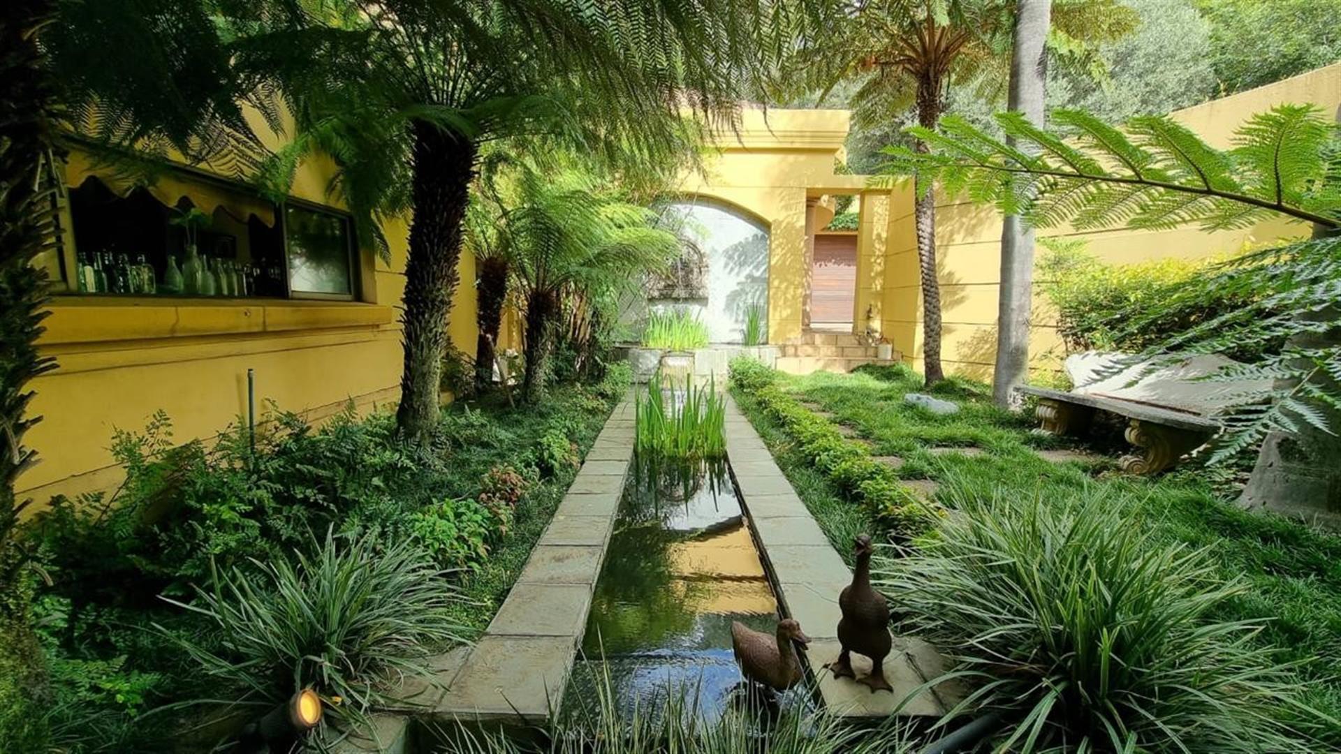 Luxury Golf Course Mansion Designed by Renowned Architect