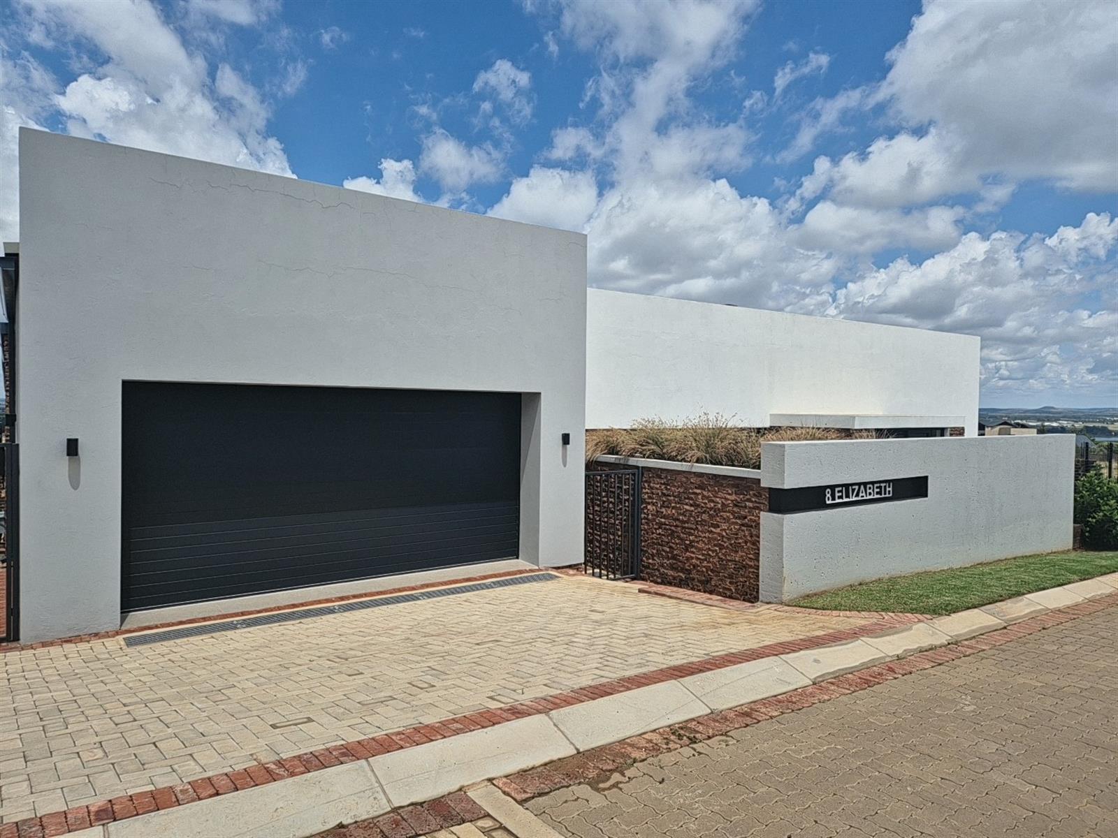 Modern Elegance and Luxury Finishes - A Connoisseur’s Choice for Sustainable Living