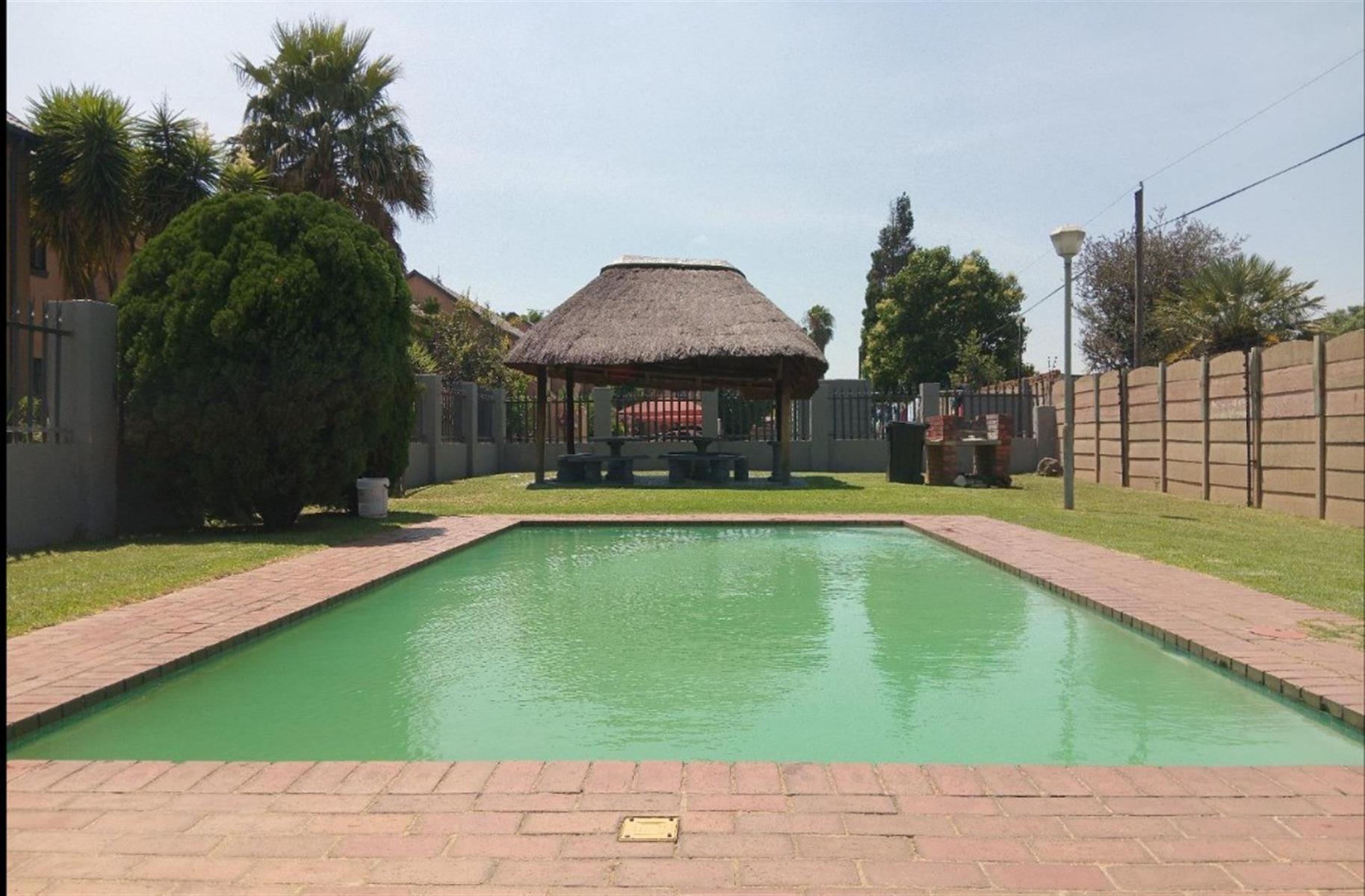Apartment For Sale in Albemarle Ext 1, Albemarle, Germiston