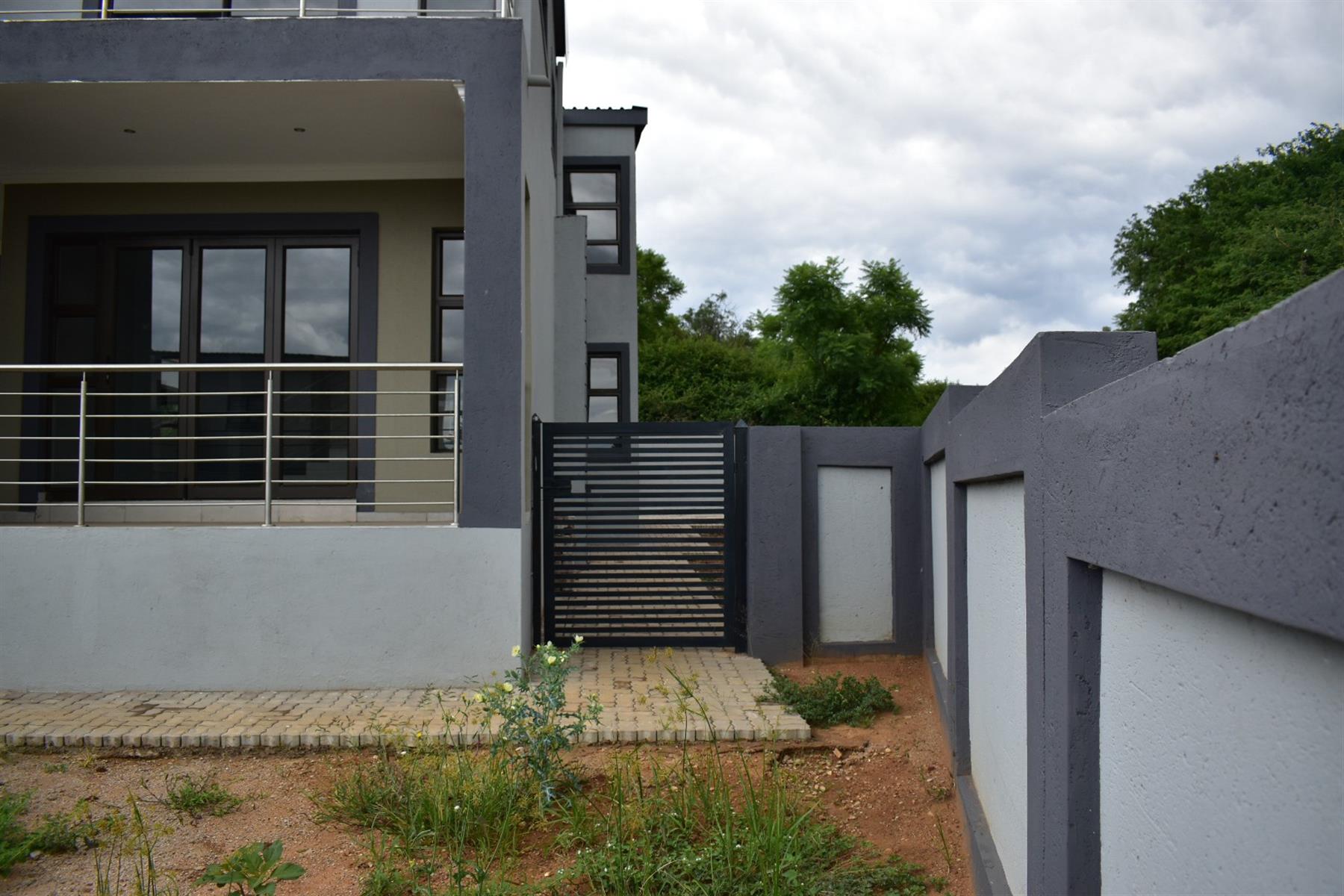 Luxury 5 Bedroom Home with Jacuzzi, Inverter Port and Designer Features