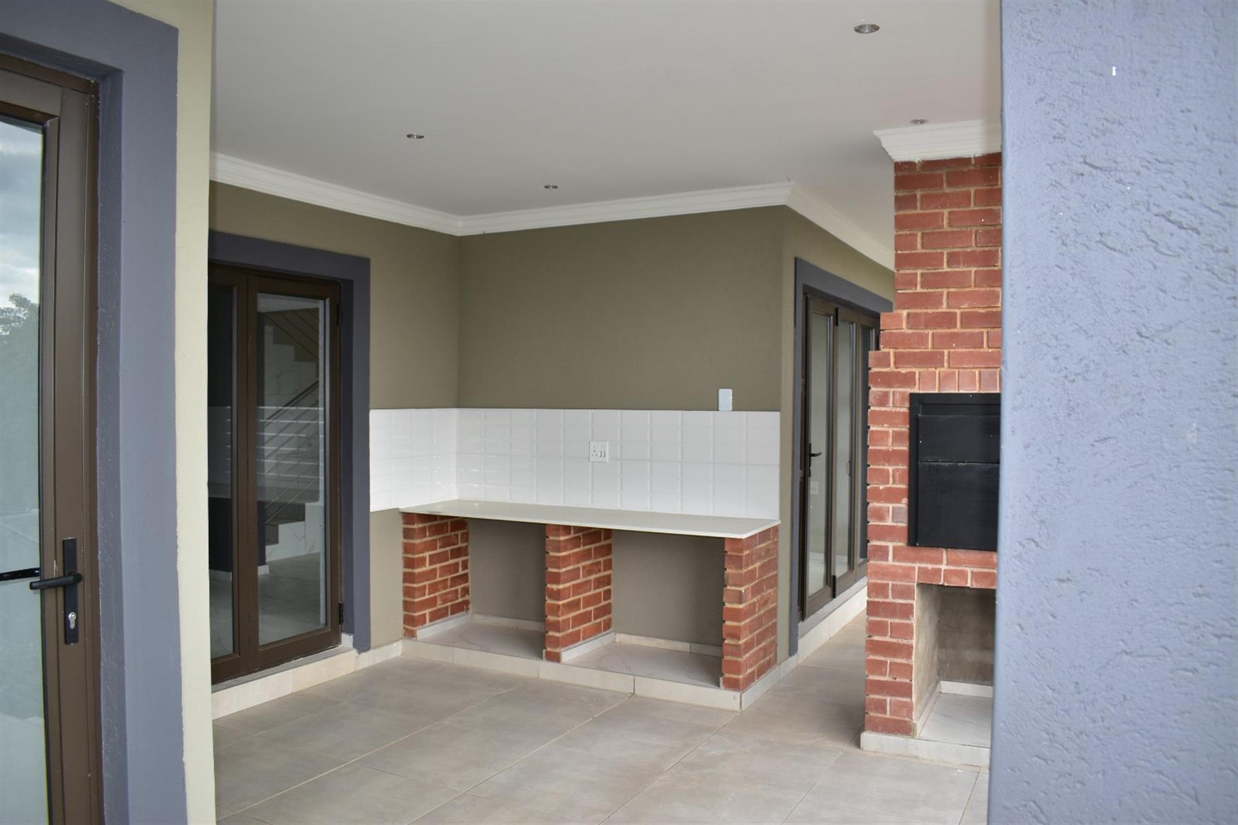 Luxury 5 Bedroom Home with Jacuzzi, Inverter Port and Designer Features