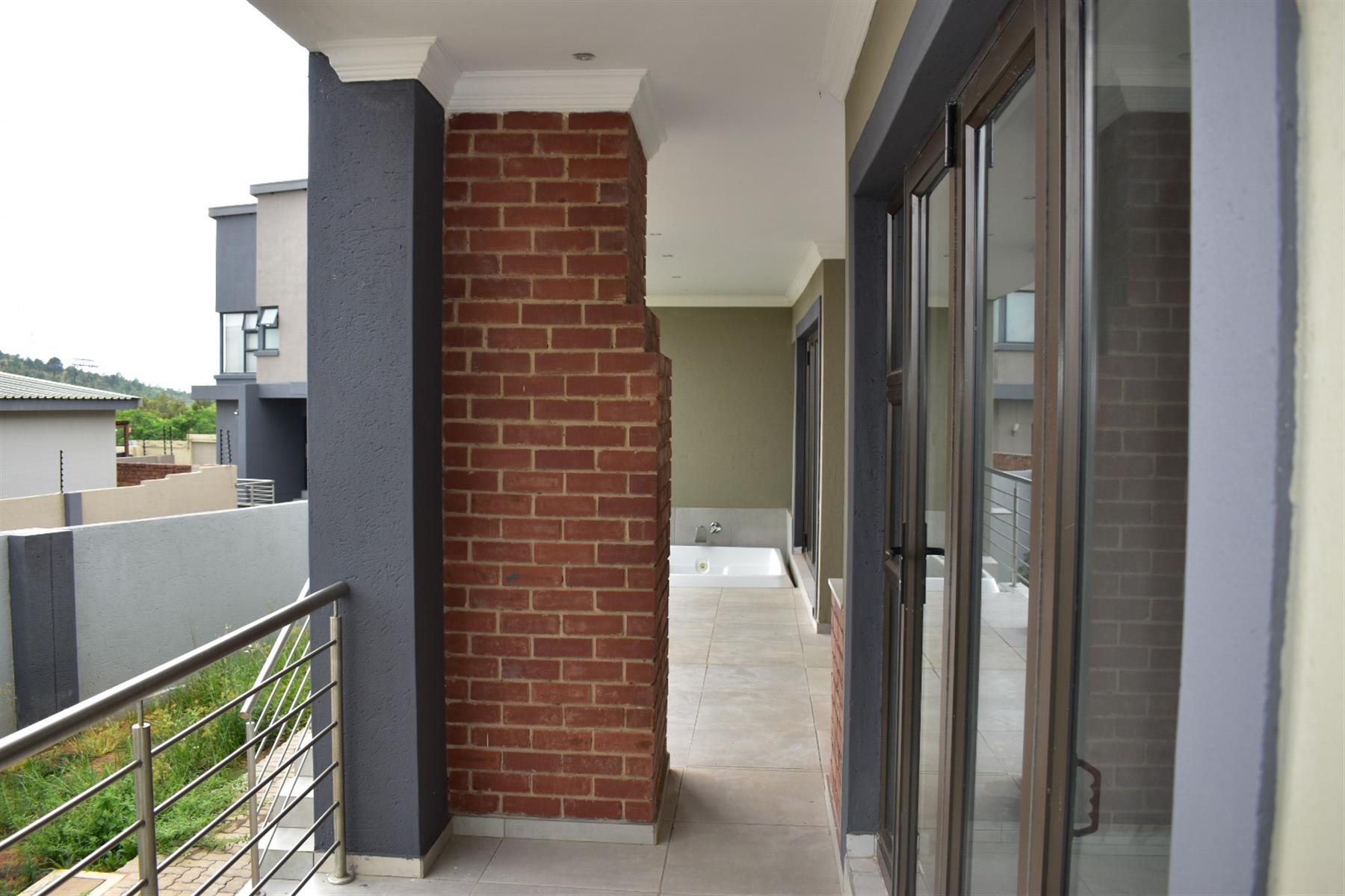 Luxury 5 Bedroom Home with Jacuzzi, Inverter Port and Designer Features
