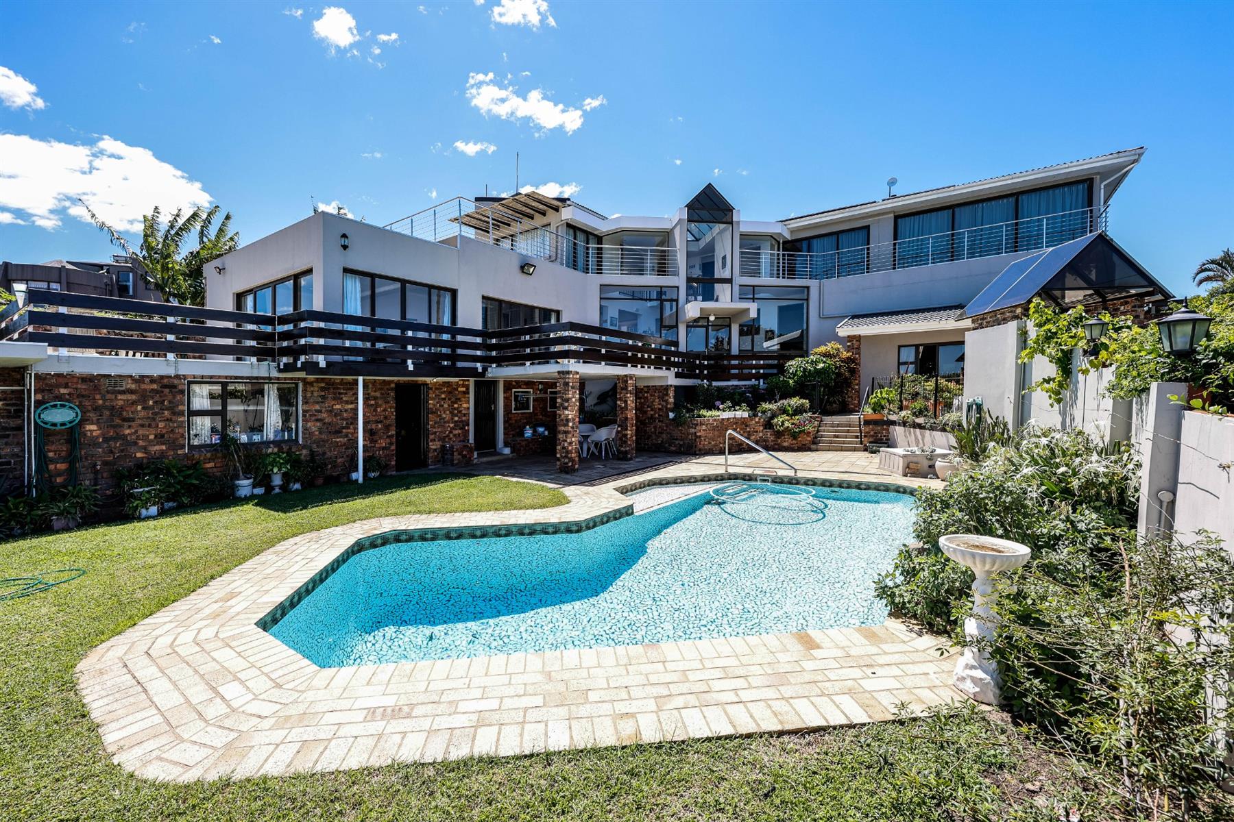 Blue Bend Coastal Masterpiece - Exceptional Family Home with Panoramic Ocean Views