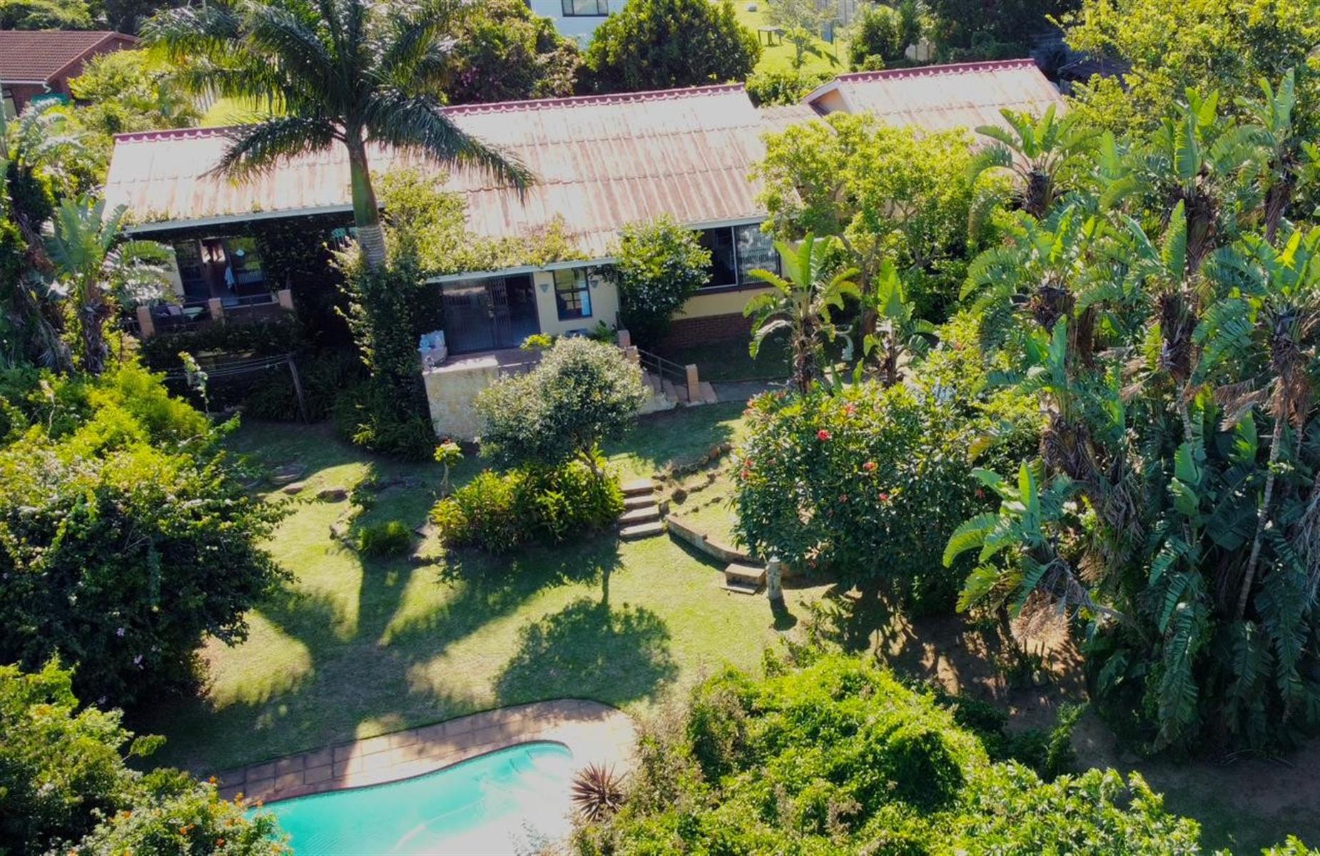 Garden Paradise with Pool, Balcony and Jacuzzi