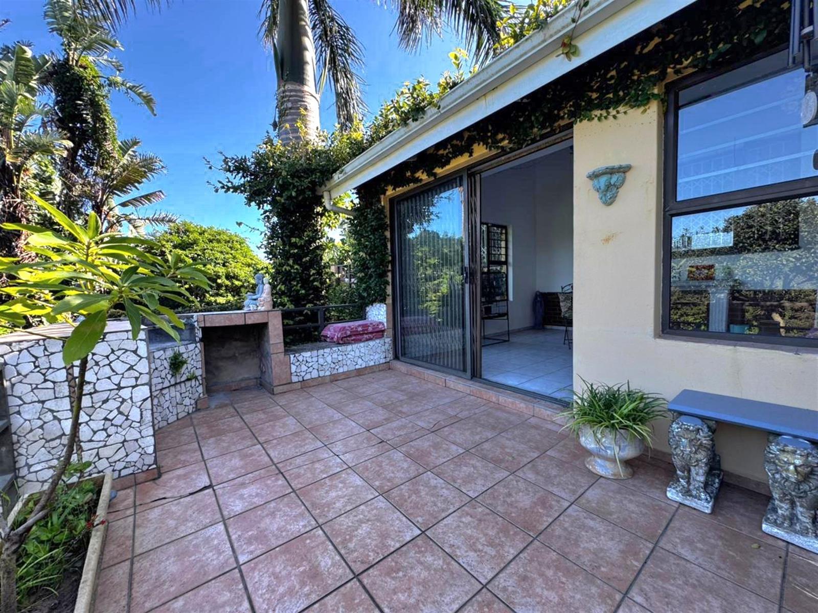 Garden Paradise with Pool, Balcony and Jacuzzi