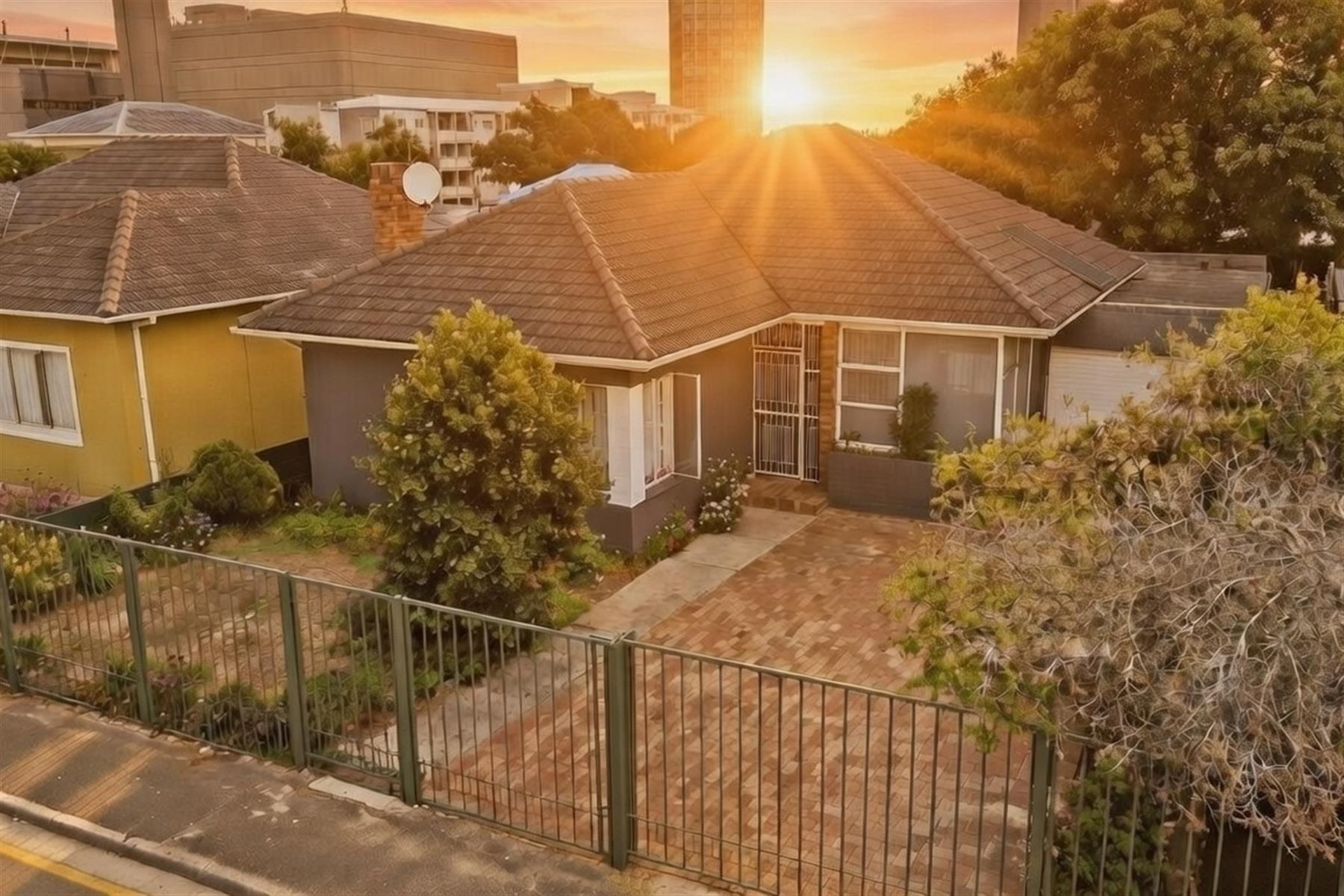 Spacious 4-Bedroom Family Home with Separate Entrance in Sought-After Oakdale