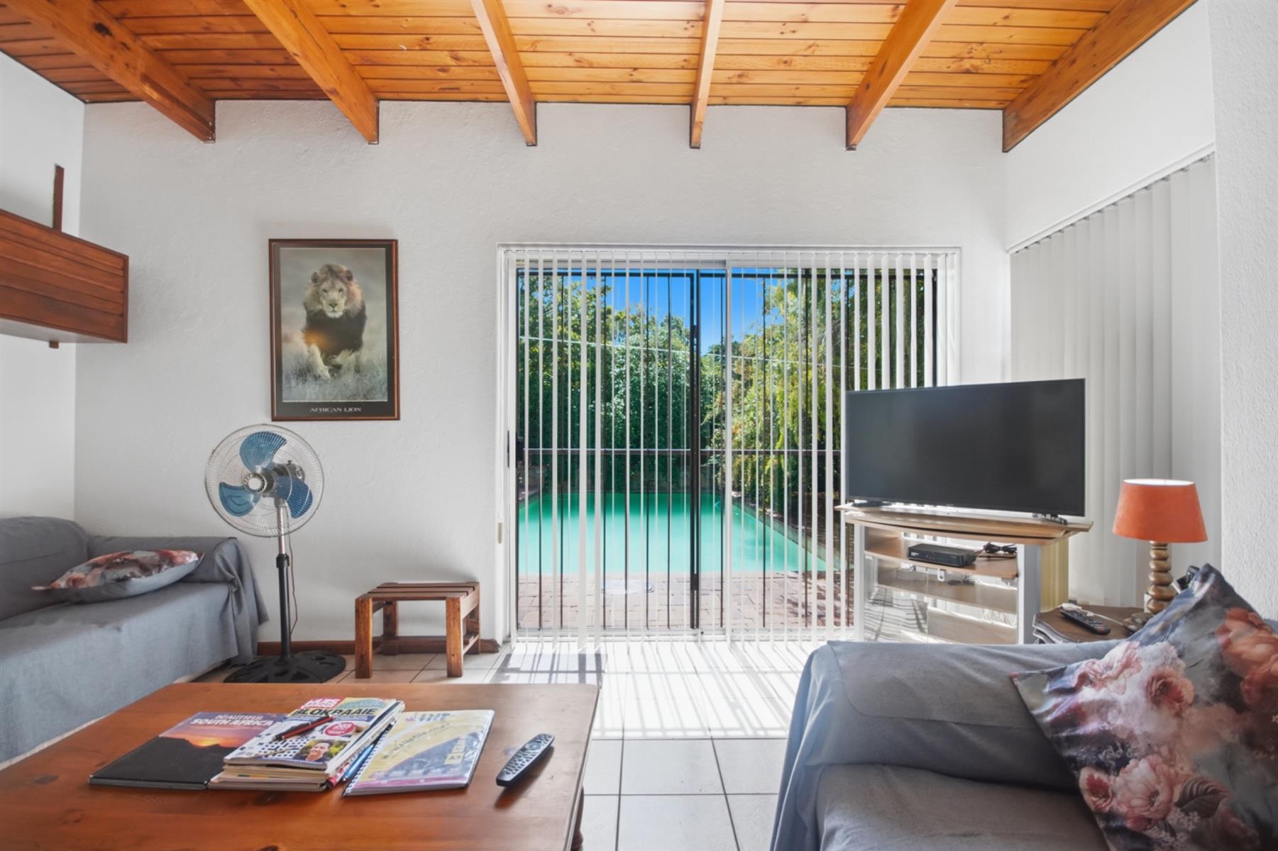 Spacious 4-Bedroom Family Home with Double Garage in Sought-After Oakdale