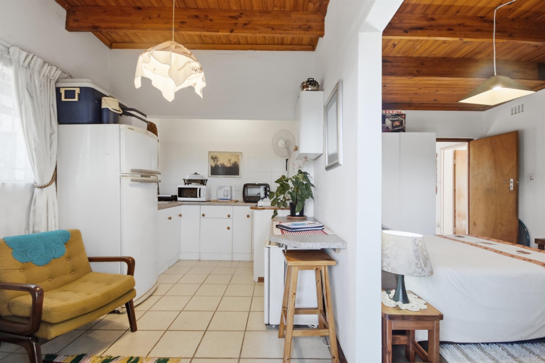Spacious 4-Bedroom Family Home with Double Garage in Sought-After Oakdale
