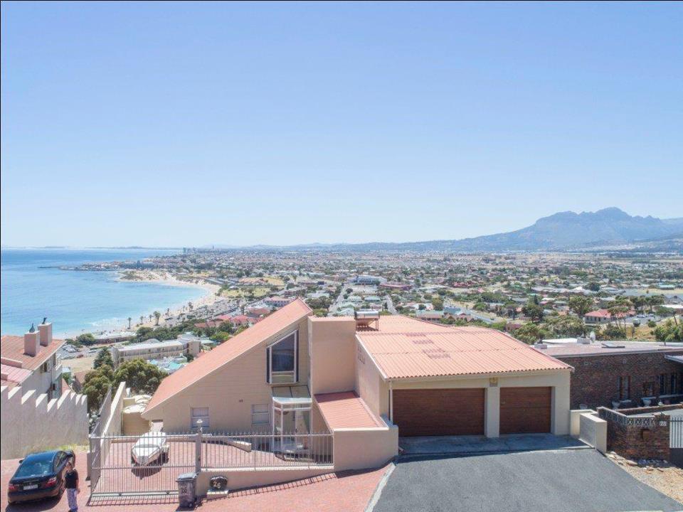House For Sale in Mountainside, Gordons Bay