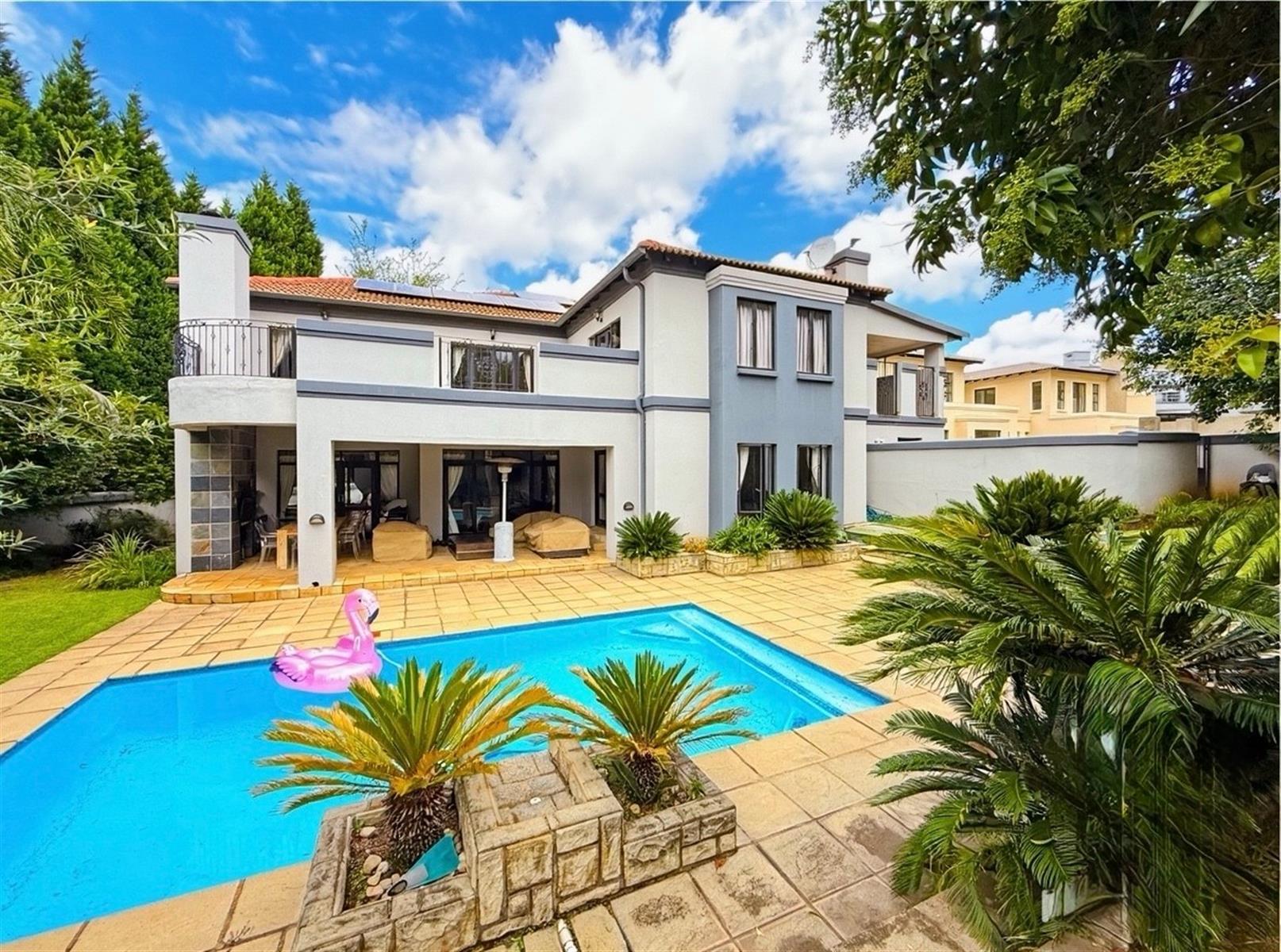 Spacious Luxury Family Home in Dainfern Valley Estate
