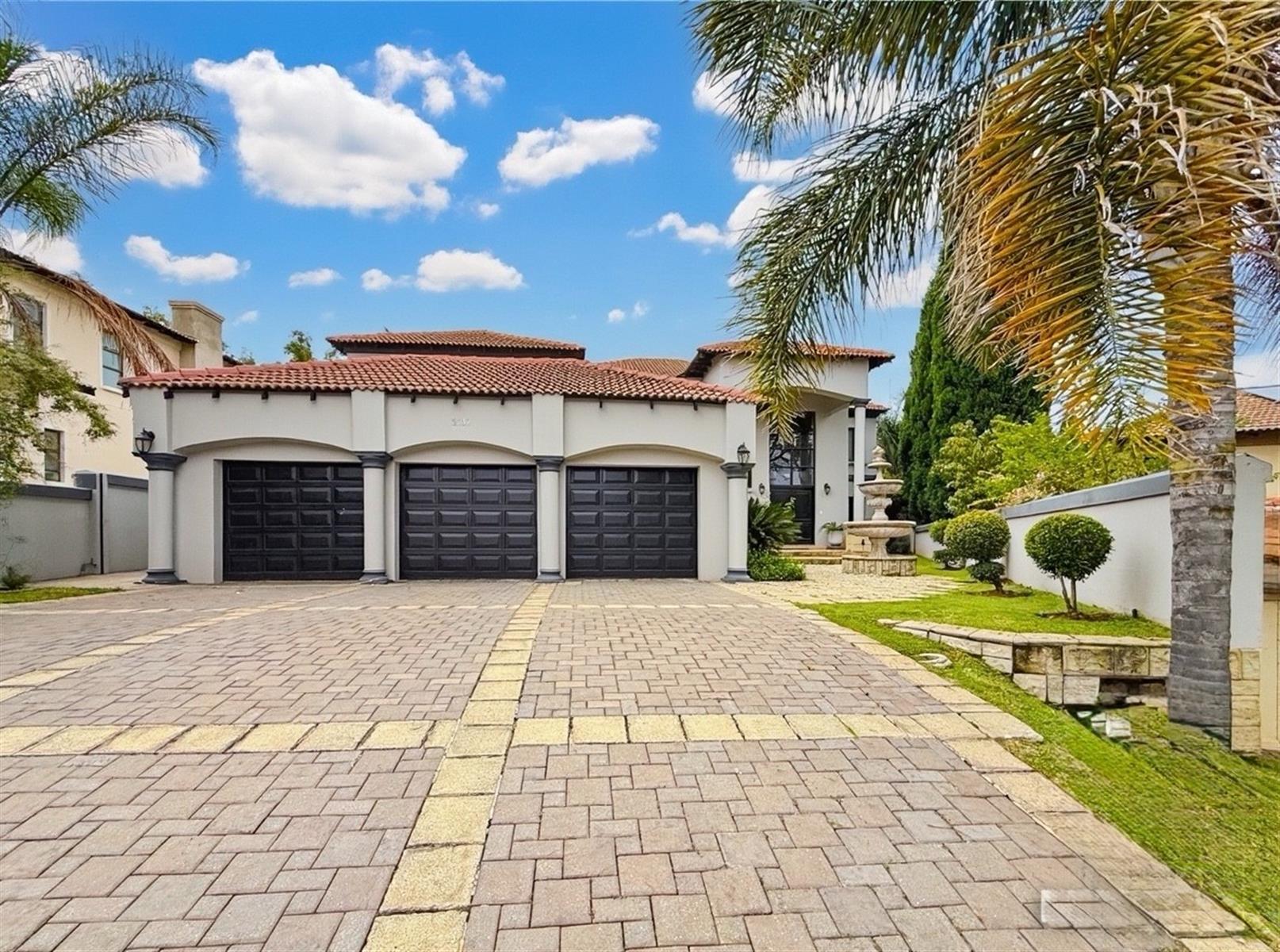 Spacious Luxury Family Home in Dainfern Valley Estate