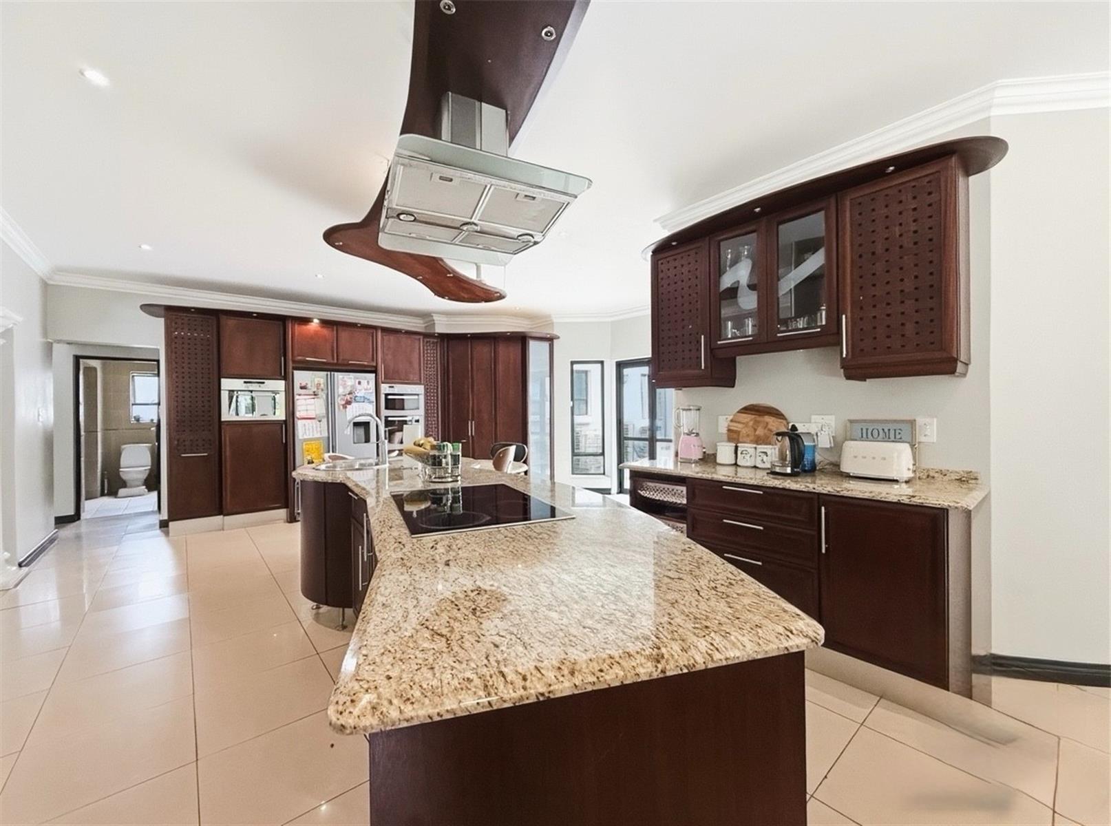 Spacious Luxury Family Home in Dainfern Valley Estate