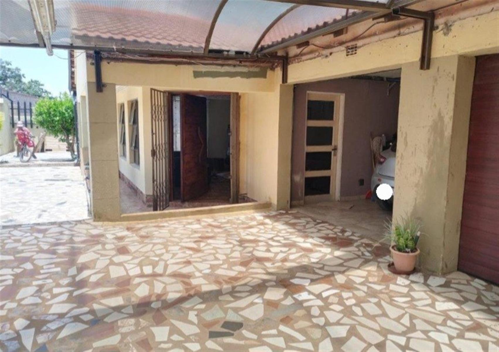 House For Sale in Lawley, Johannesburg